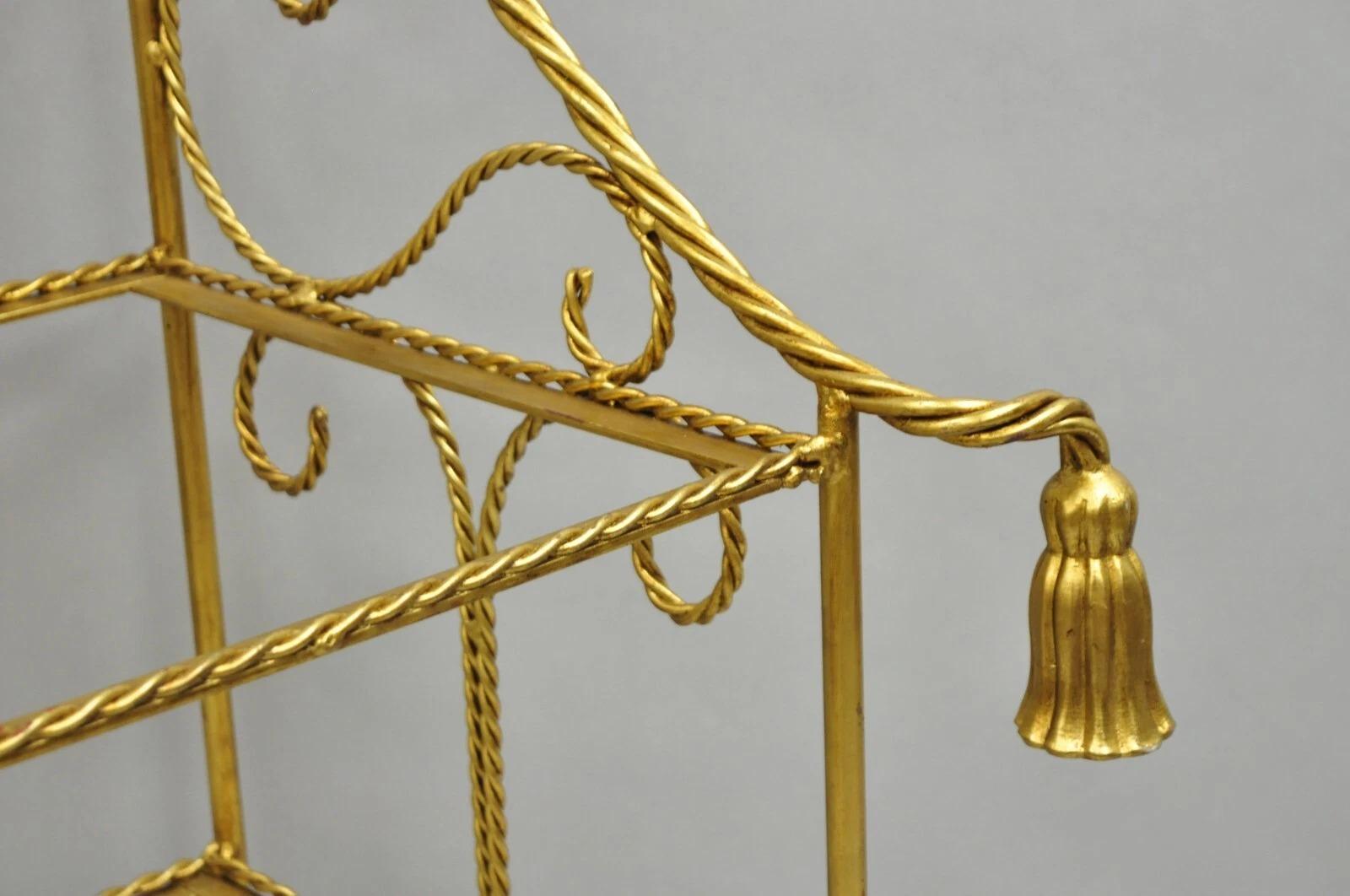 Toallero de hierro dorado con borla de 3 niveles de estilo Hollywood Regency italiano en venta 4