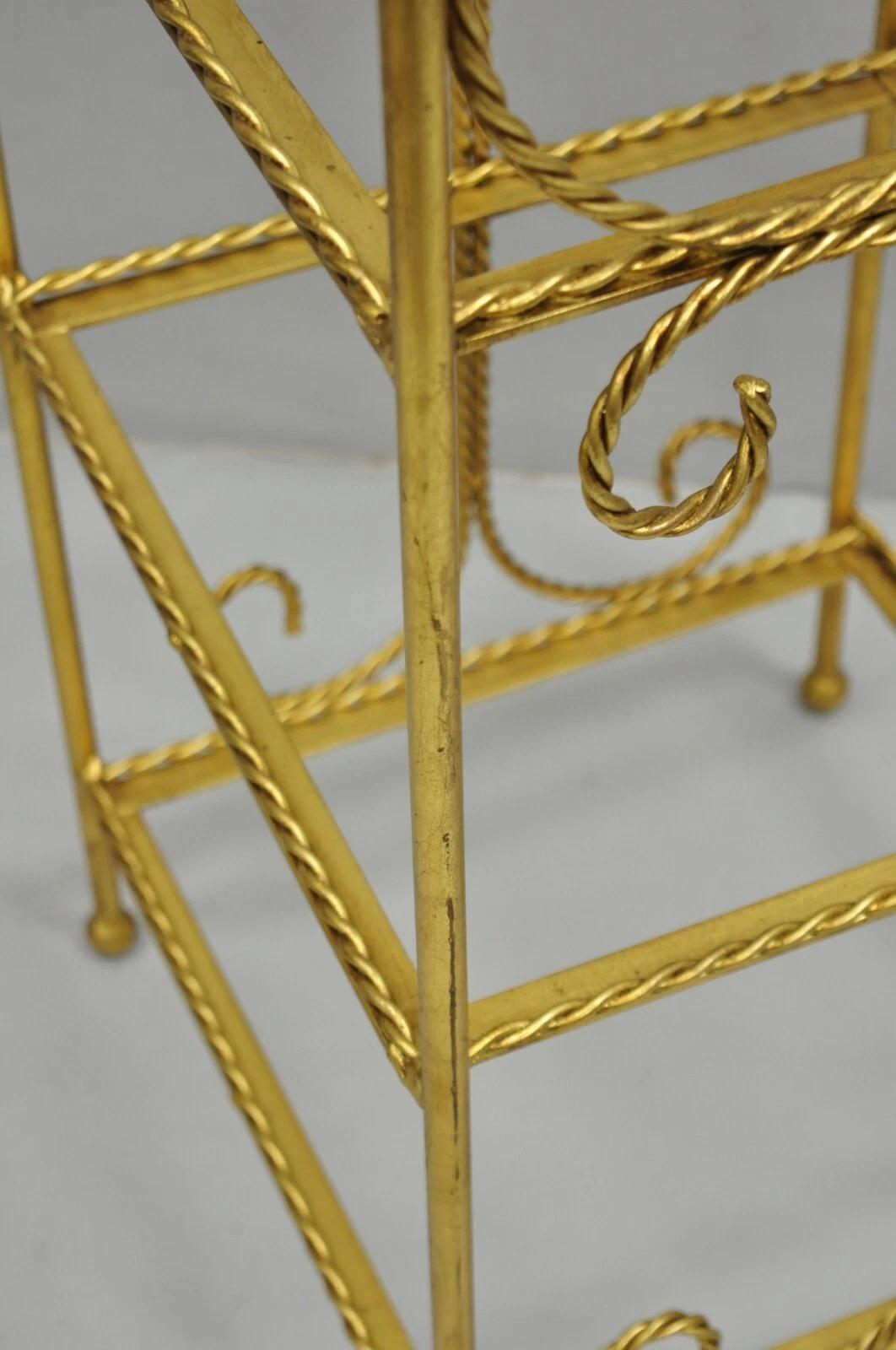 Toallero de hierro dorado con borla de 3 niveles de estilo Hollywood Regency italiano en venta 1