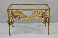 Table d'appoint italienne Hollywood Regency en métal doré et feuille de palmier en fer et verre