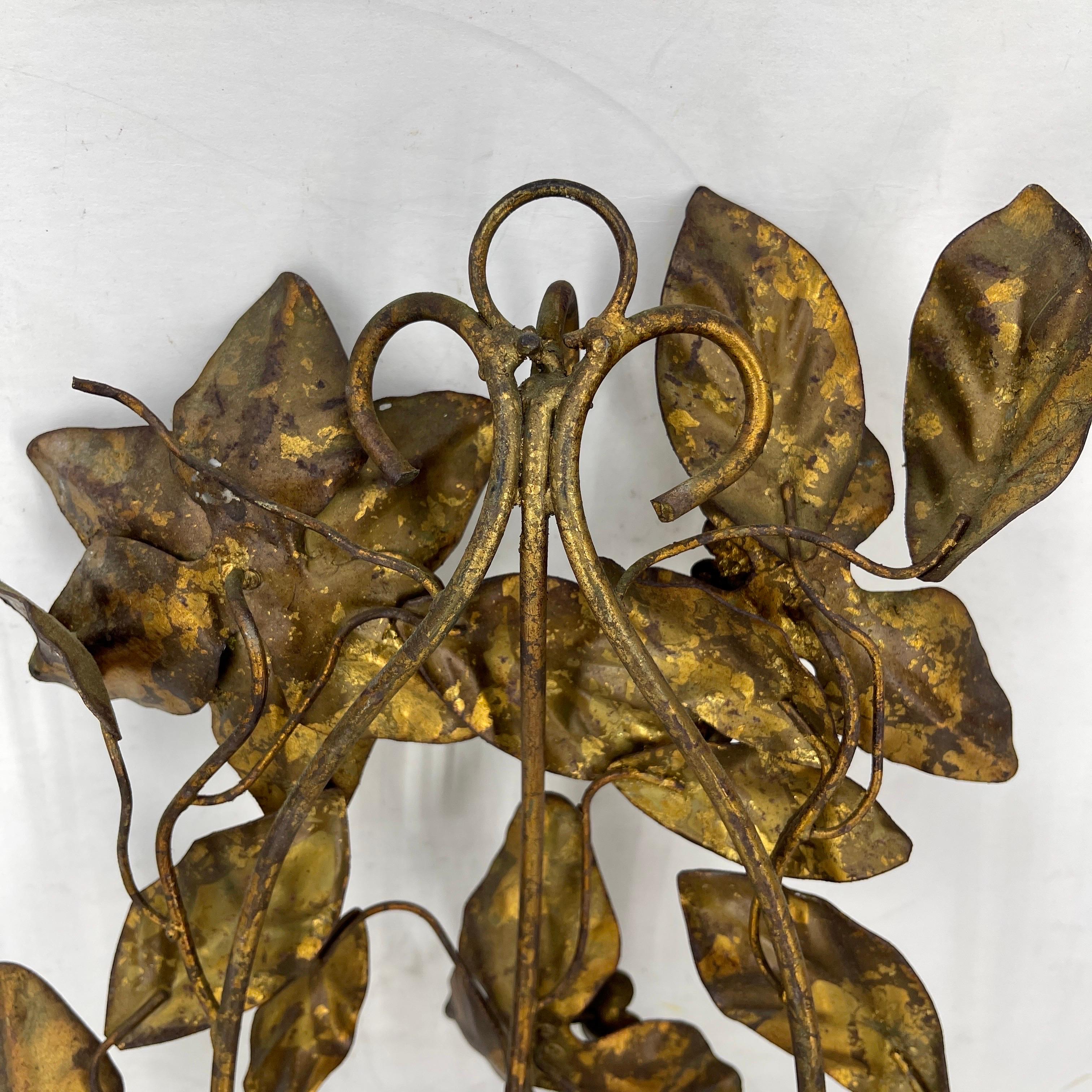 Italian Hollywood Regency Gold Gilt Tole Floral Wall Sconce For Sale 7