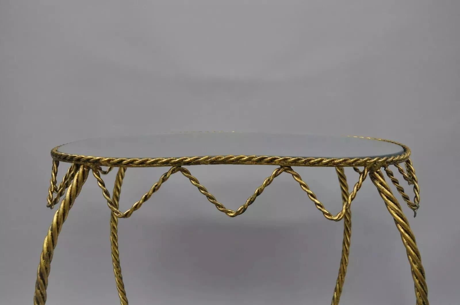 Table d'appoint à miroir en forme de rein, avec corde et glands dorés, de style Hollywood Regency italien Bon état - En vente à Philadelphia, PA