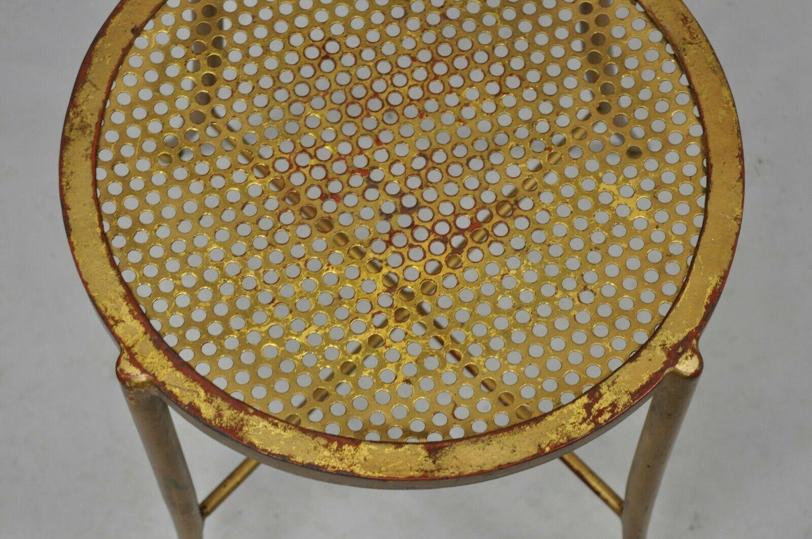 Chaise Salvadori italienne Hollywood Regency fer tôle métal doré feuille de blé doré en vente 1