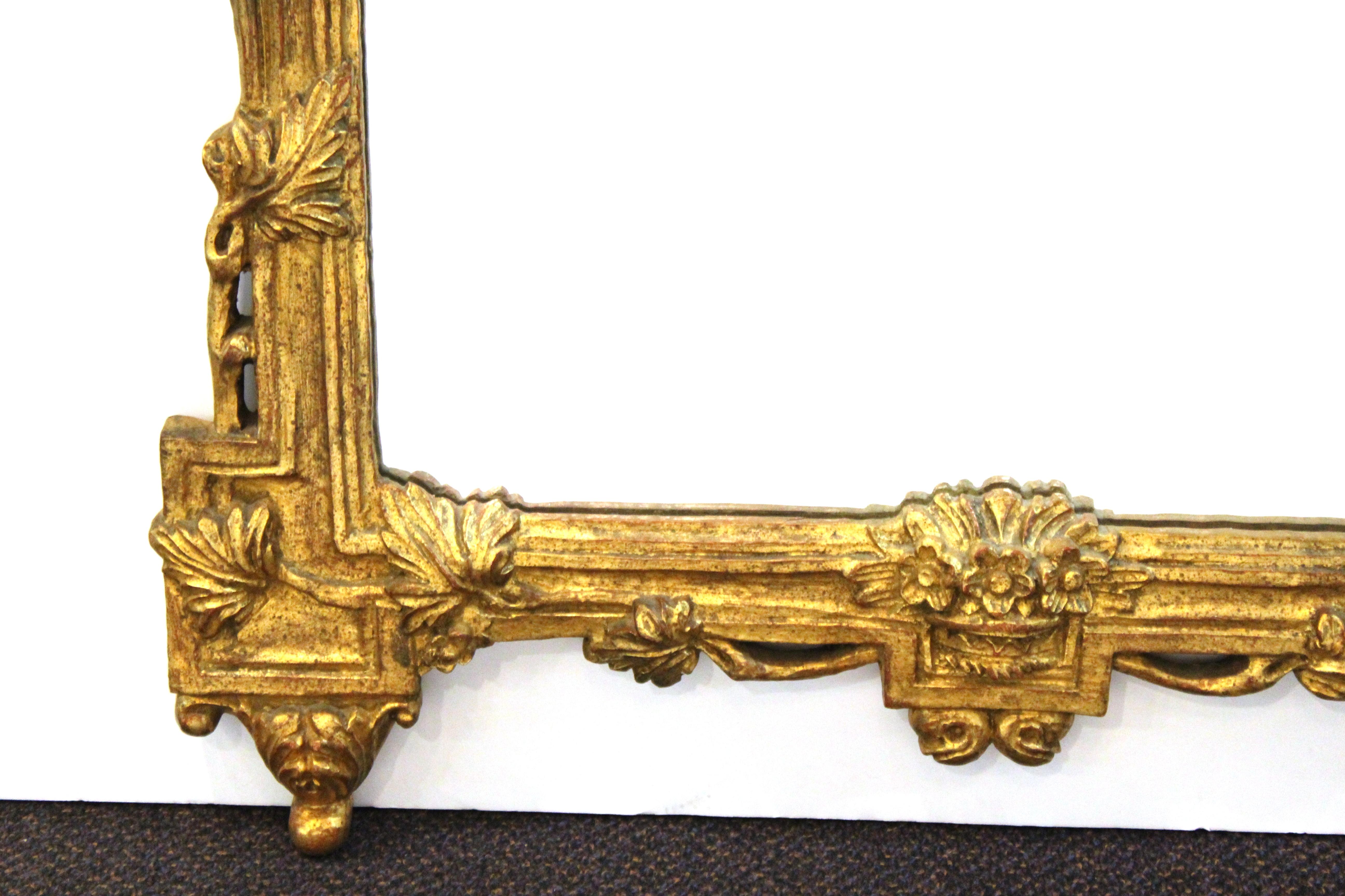 Italian Hollywood Regency Mirror With Neoclassical Revival Gilt Frame In Good Condition In New York, NY