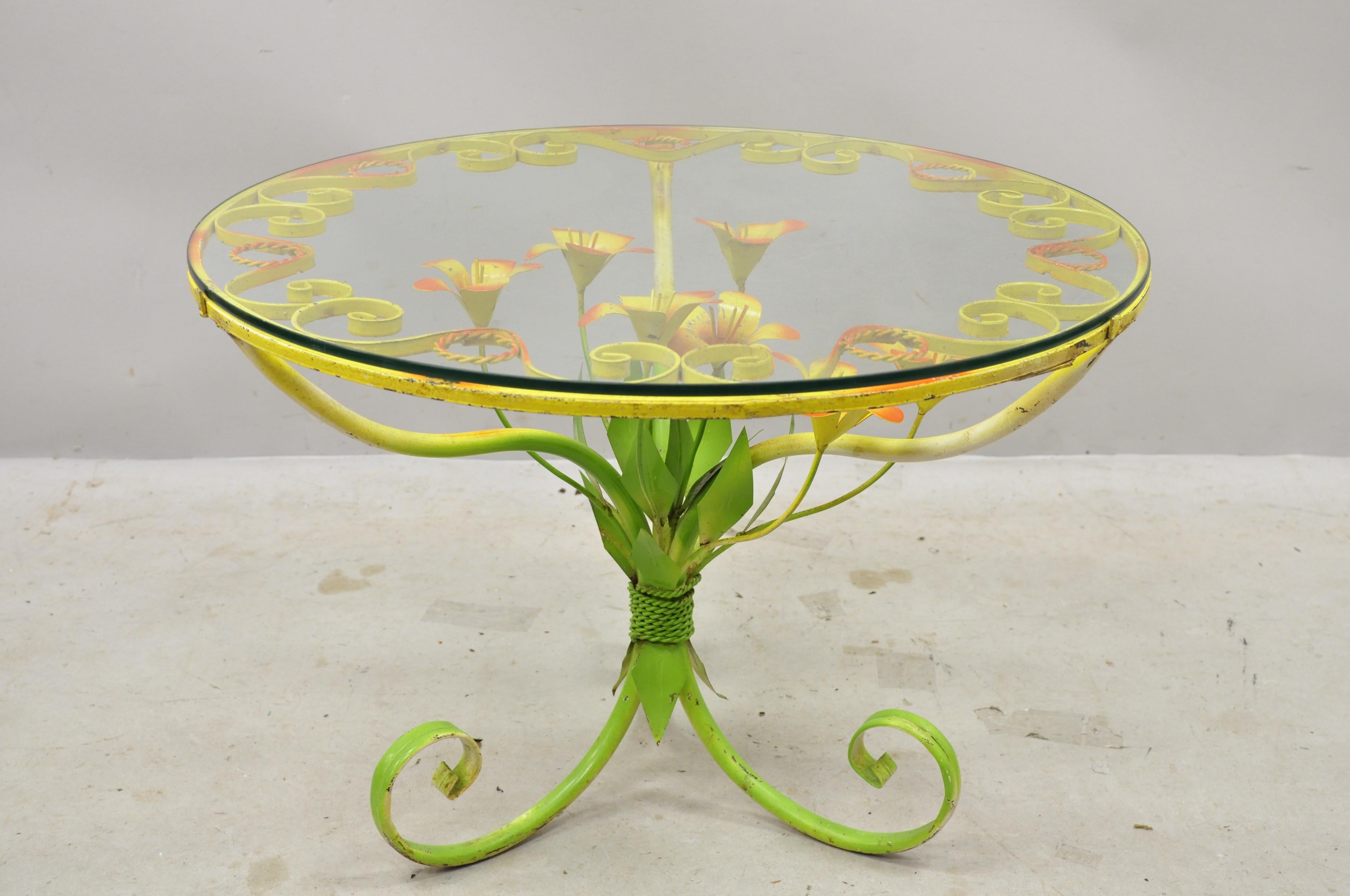 North American Italian Hollywood Regency Orange Yellow Round Iron Flower Small Coffee Table For Sale