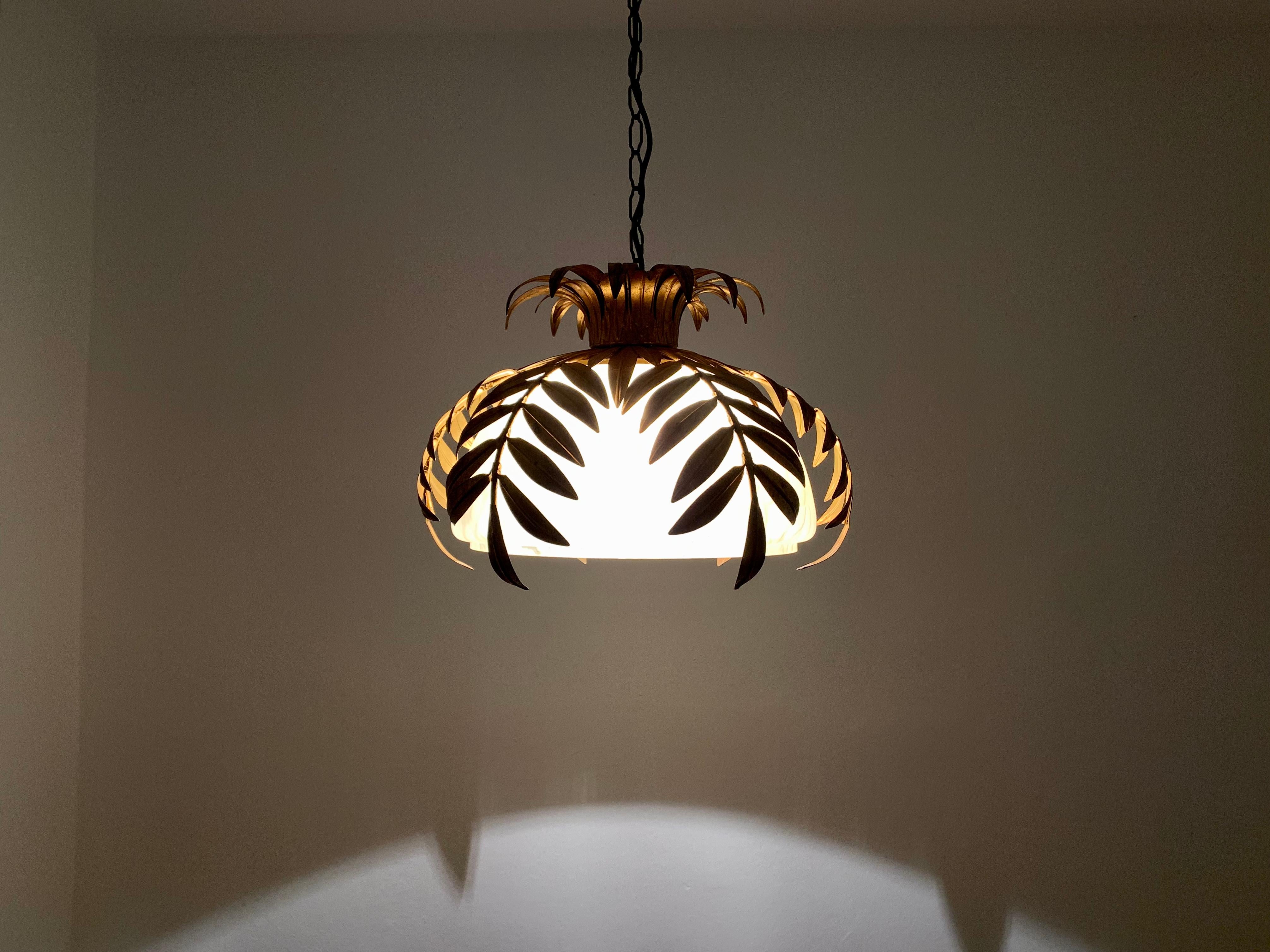 Italian Hollywood Regency Palm Leaf Pendant Lamp by Hans Kögl For Sale 5