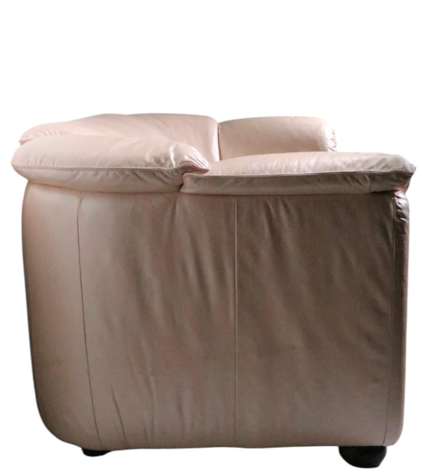 Italian Hollywood Regency Pearlized Pink Leather Loveseat by Natuzzi Sacotti For Sale 6