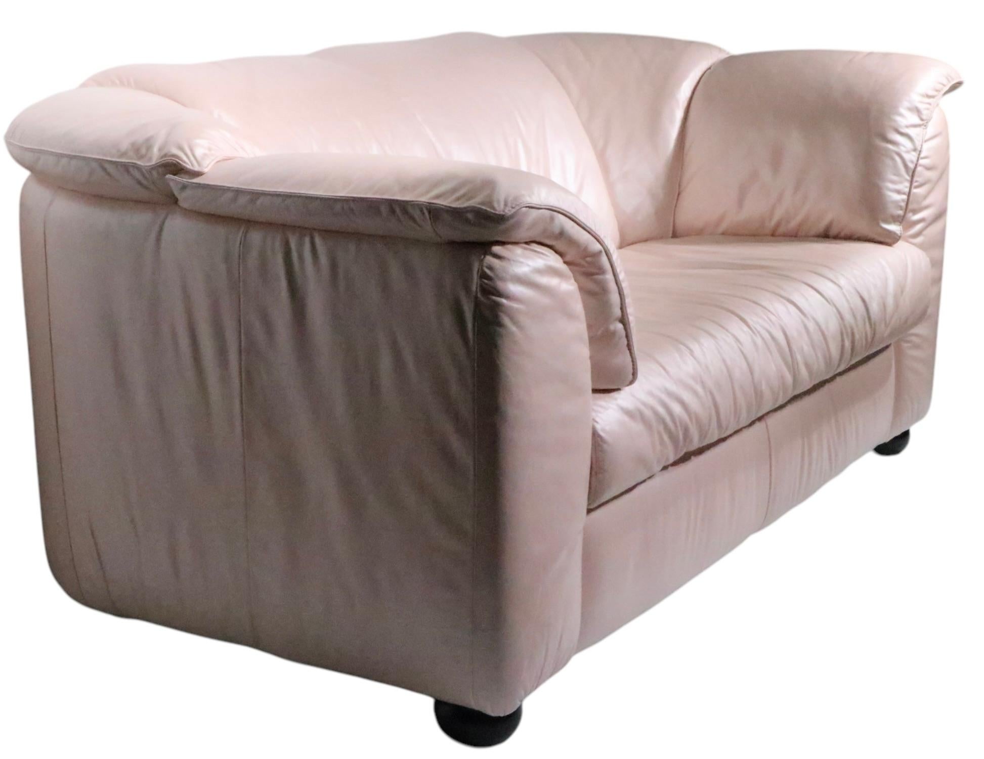Italian Hollywood Regency Pearlized Pink Leather Loveseat by Natuzzi Sacotti For Sale 9