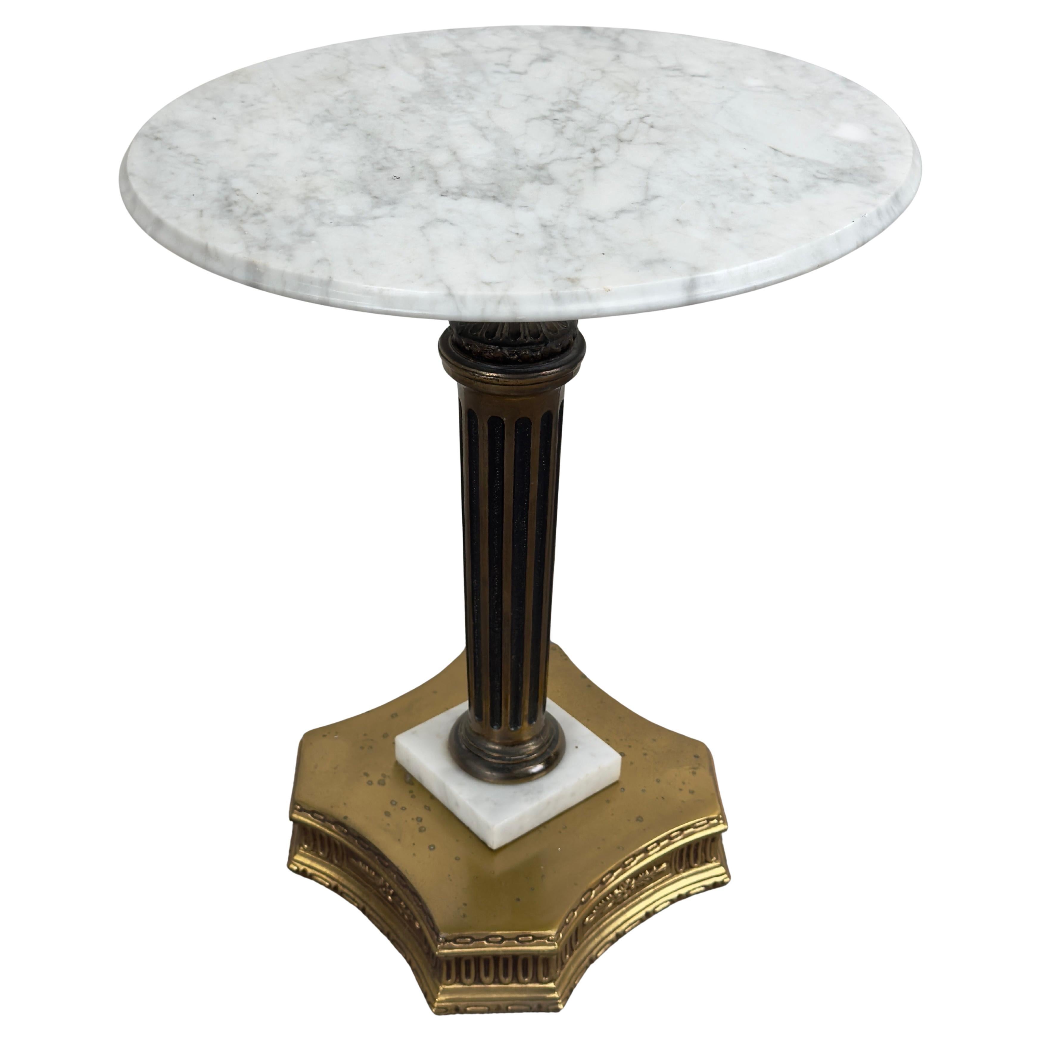 Table d'appoint, à vin ou Stand, à plateau en marbre et base en laiton, de style Hollywood Regency italien en vente