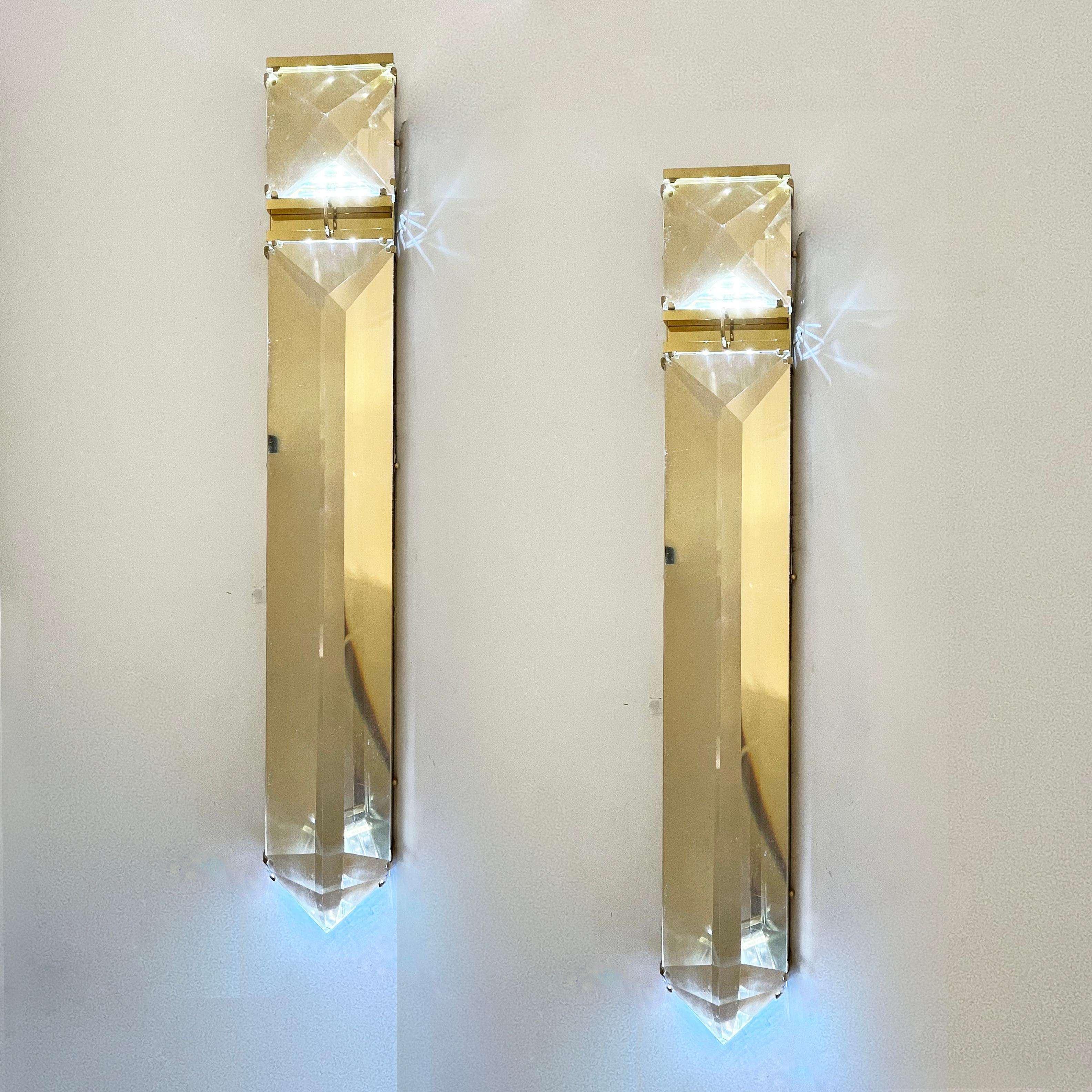 Modern Italian Hollywood Regency Sculptural Crystal Lucite Decorative Tall Wall Lights For Sale