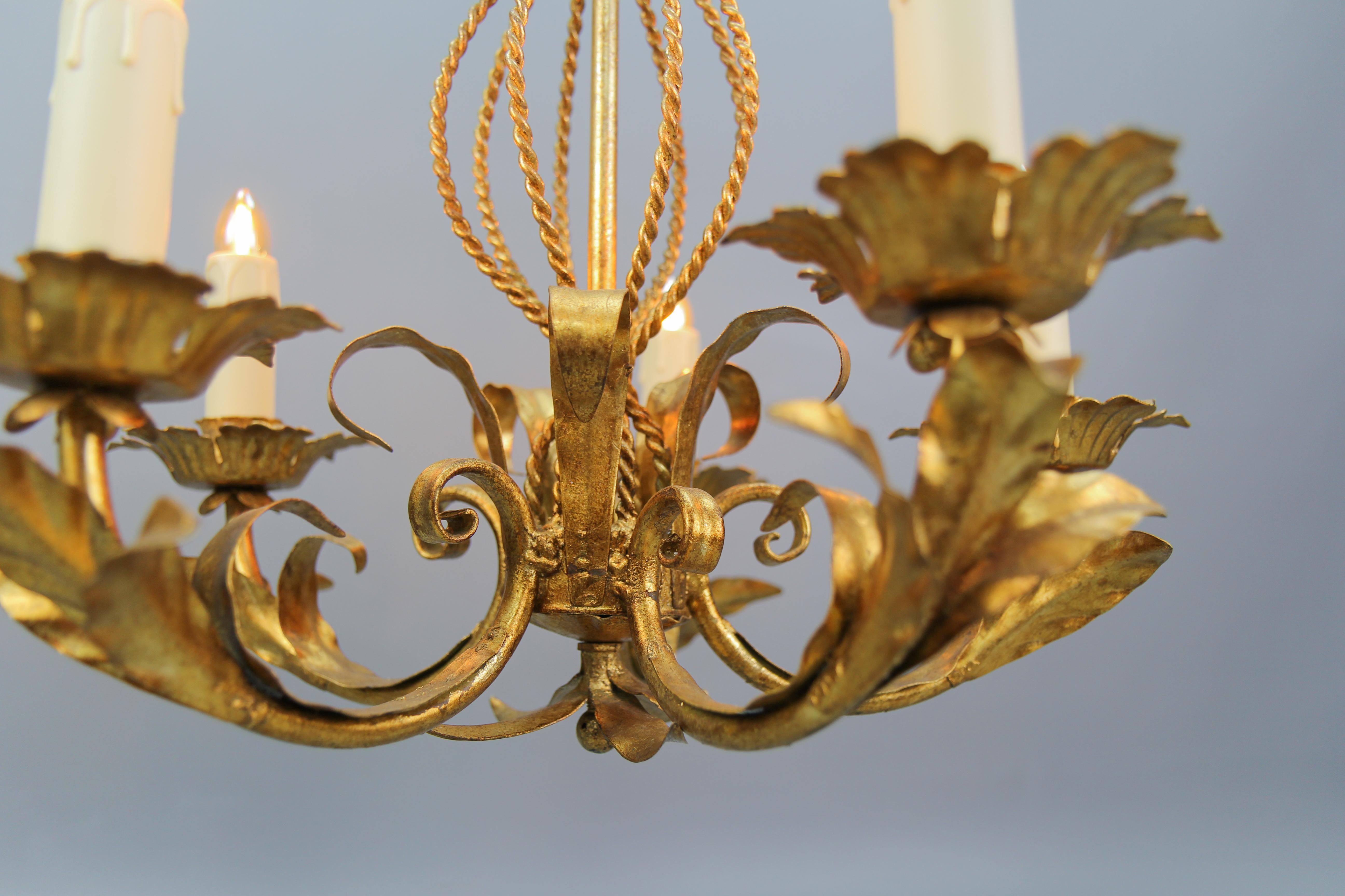 Italian Hollywood Regency Style Gilt Metal Five-Light Chandelier, 1970s For Sale 3