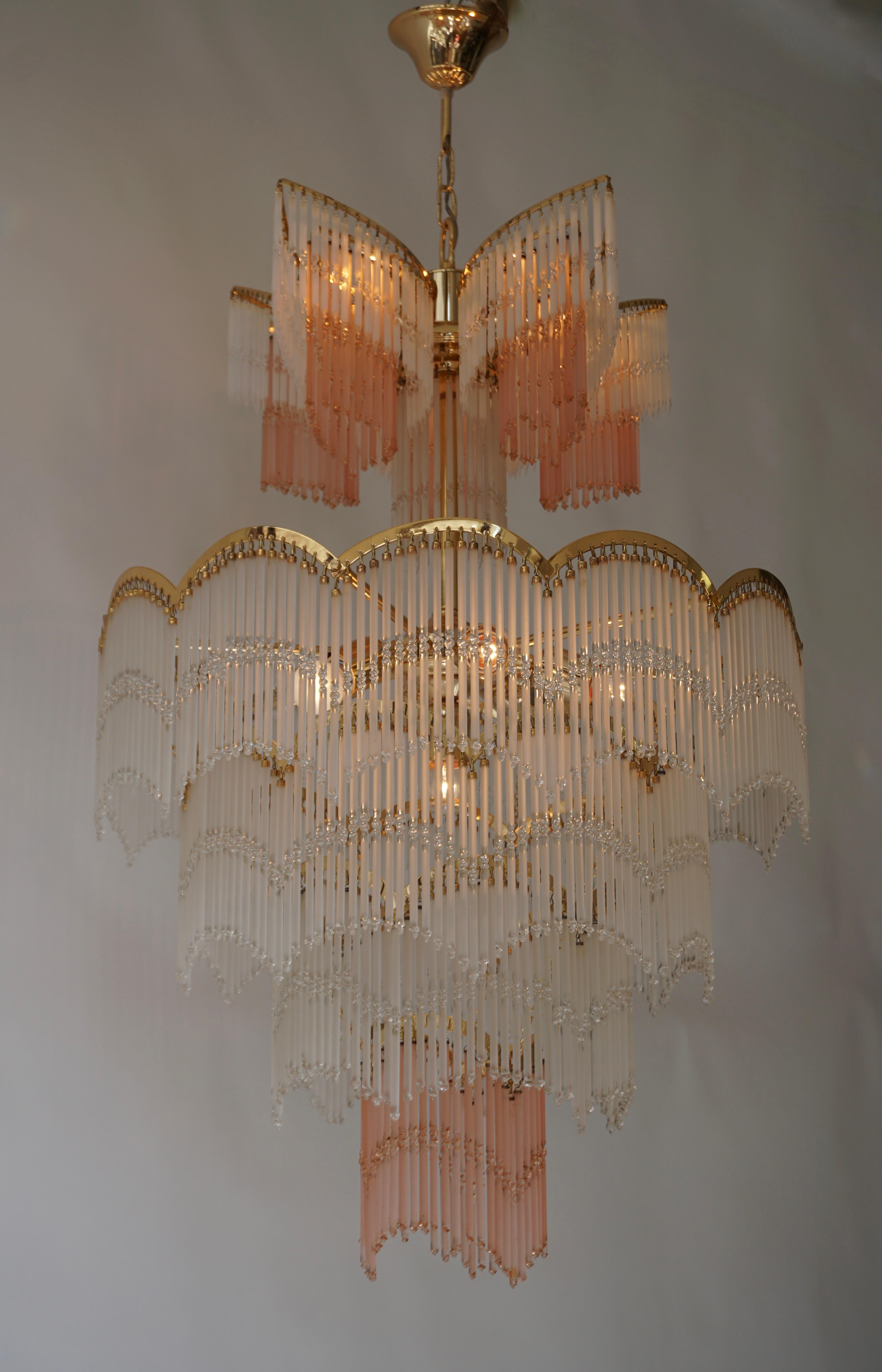 Italian Hollywood Regency Style Murano Glass and Brass Chandelier In Good Condition In Antwerp, BE