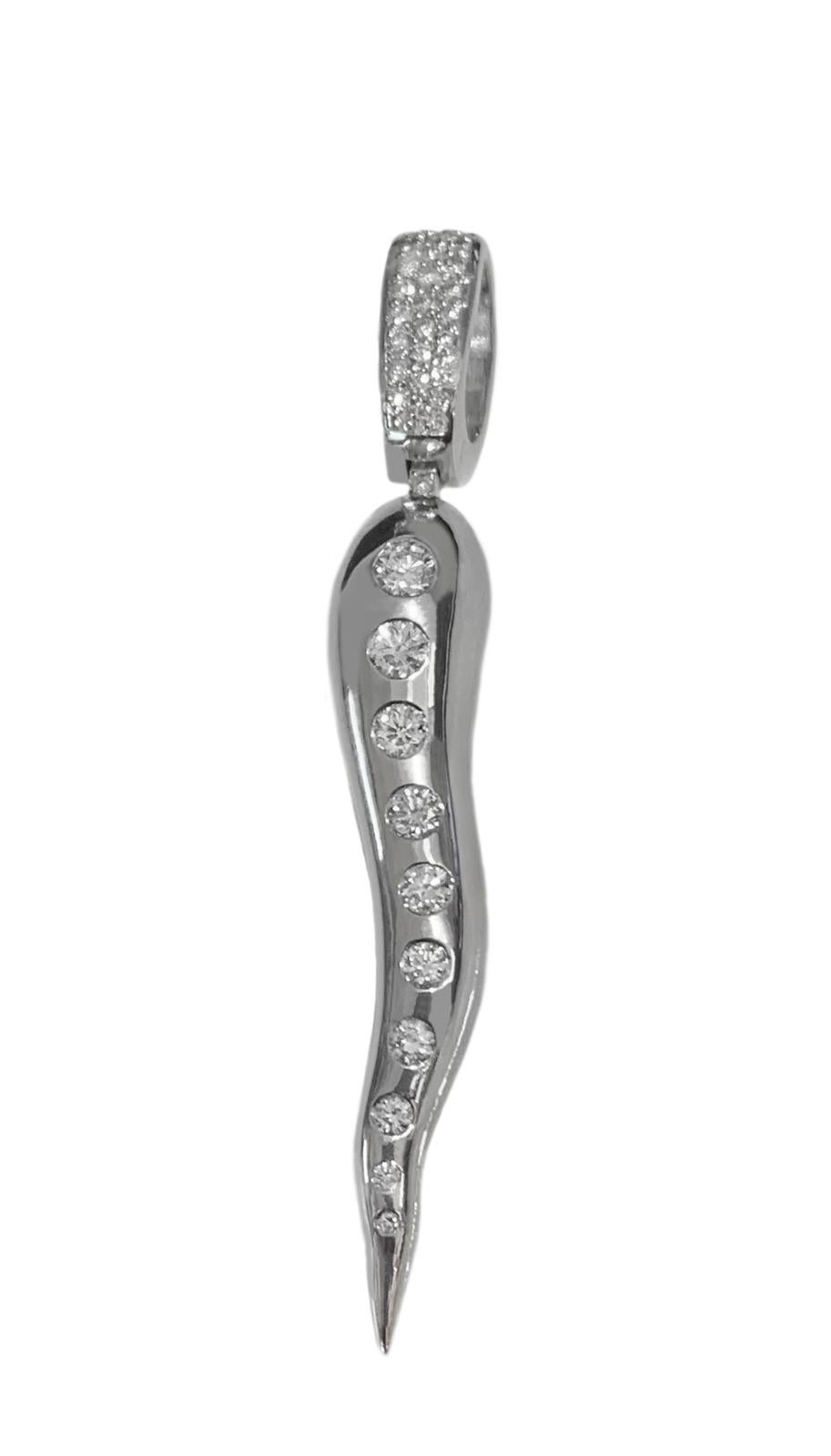 -Custom made

-18k White Gold

-Weight: 26.3gr

-Diamonds: 1.75ct, VS-F

Retail: $6500