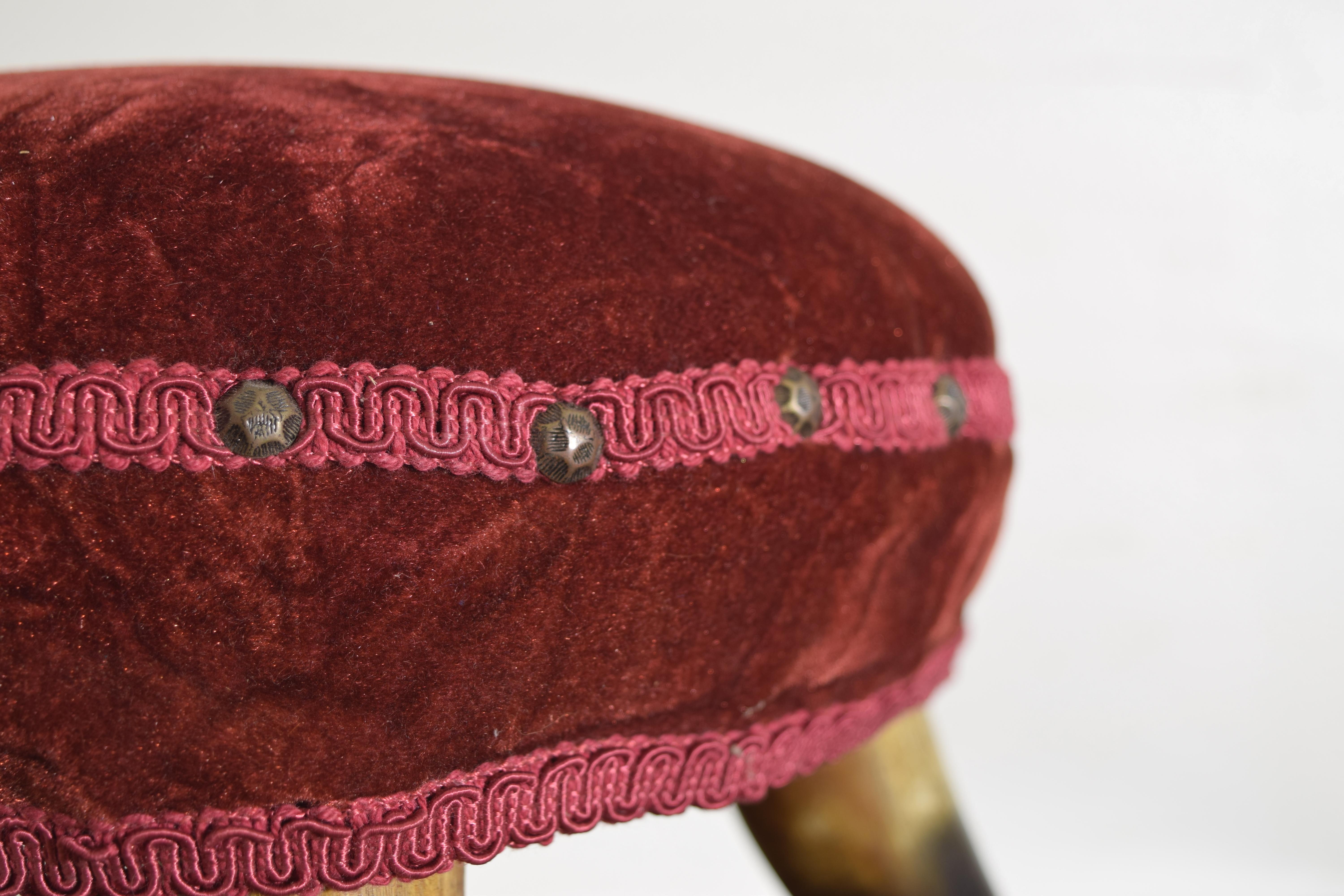Tabouret italien en corne et tapissé, dernier quart du 19e siècle en vente 1