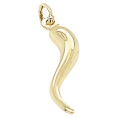 Italian Horn Pendant Charm in Yellow Gold