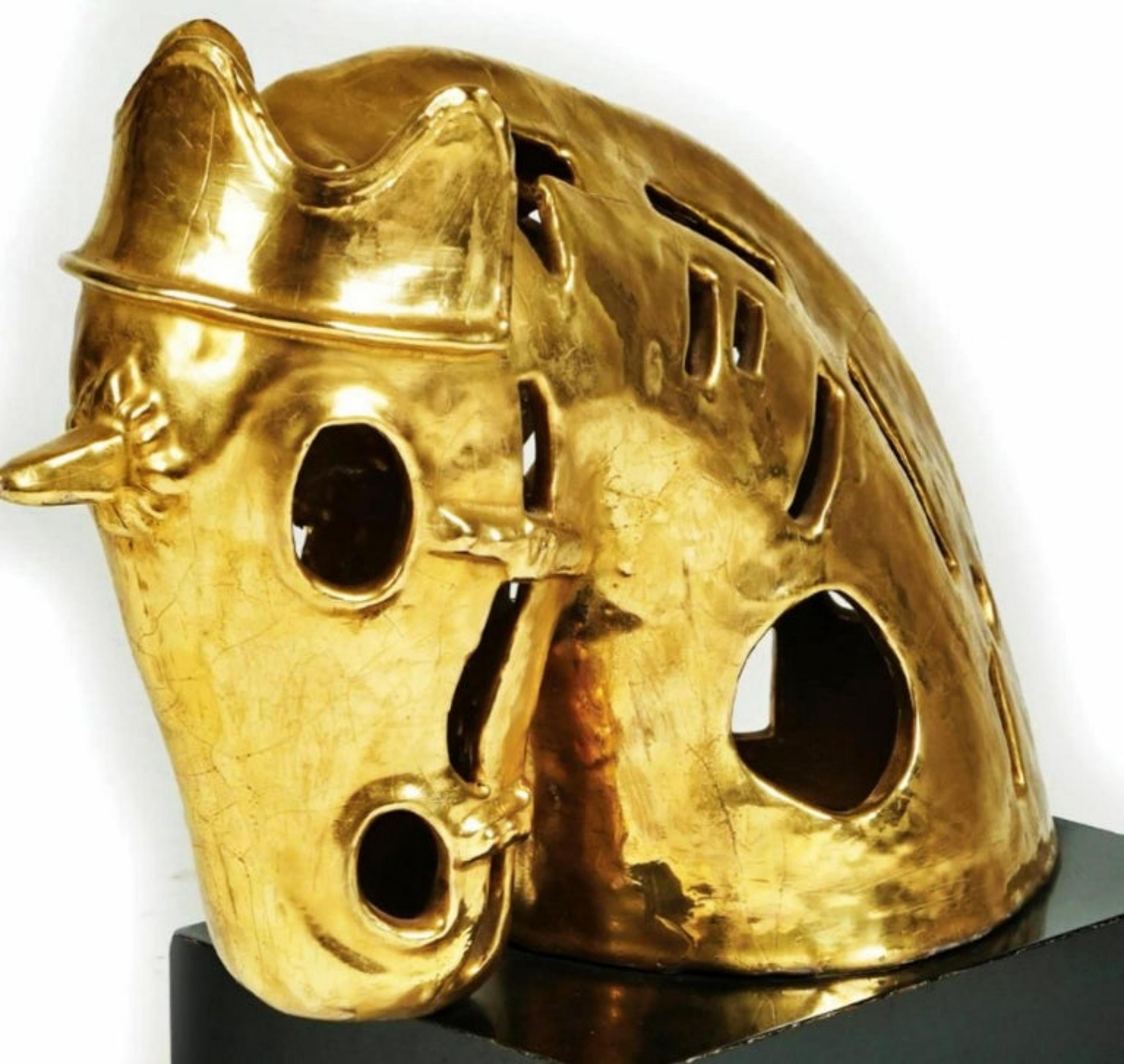 Modern Italian Horse Head Sculpture in Golden Ceramic Early 20th Century For Sale