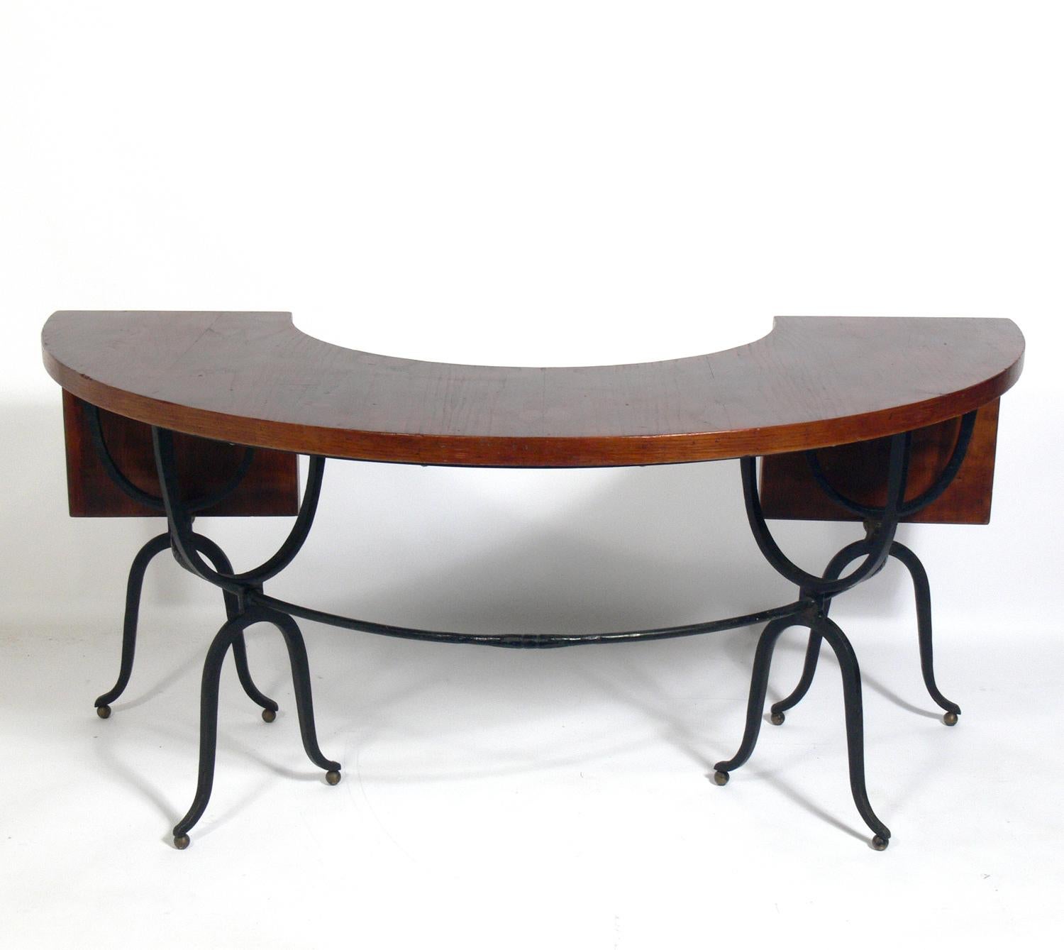 horseshoe shaped table