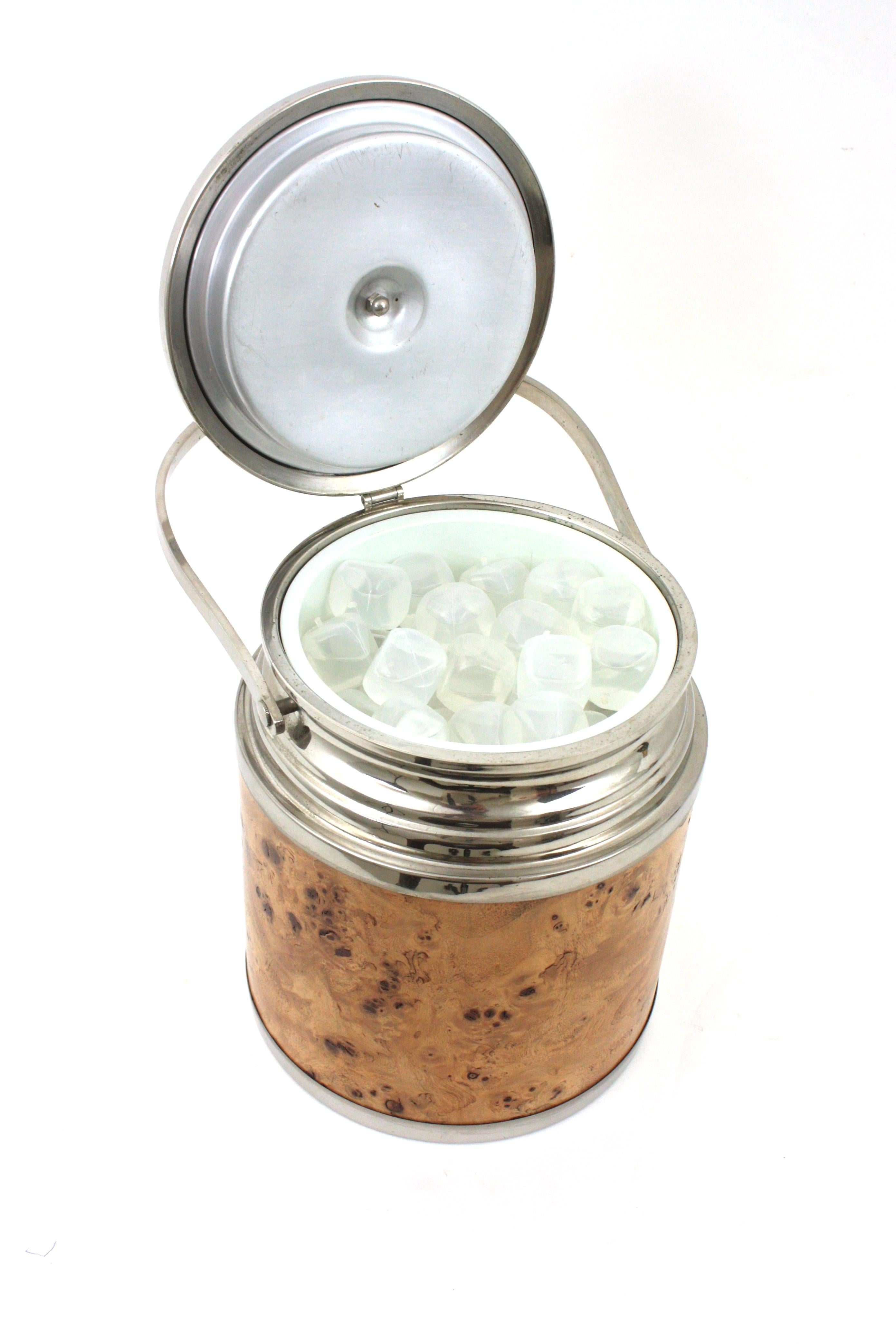 Mid-Century moderno Secchiello refrigerante per vino italiano in Wood Wood e cromo in vendita