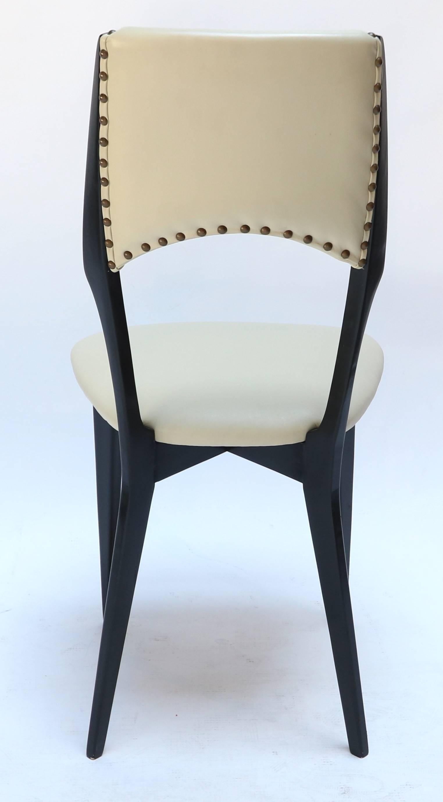 Mid-20th Century Italian Ico Parisi Style 1960s Ebonized Wood Dining Chairs in Beige Leather For Sale