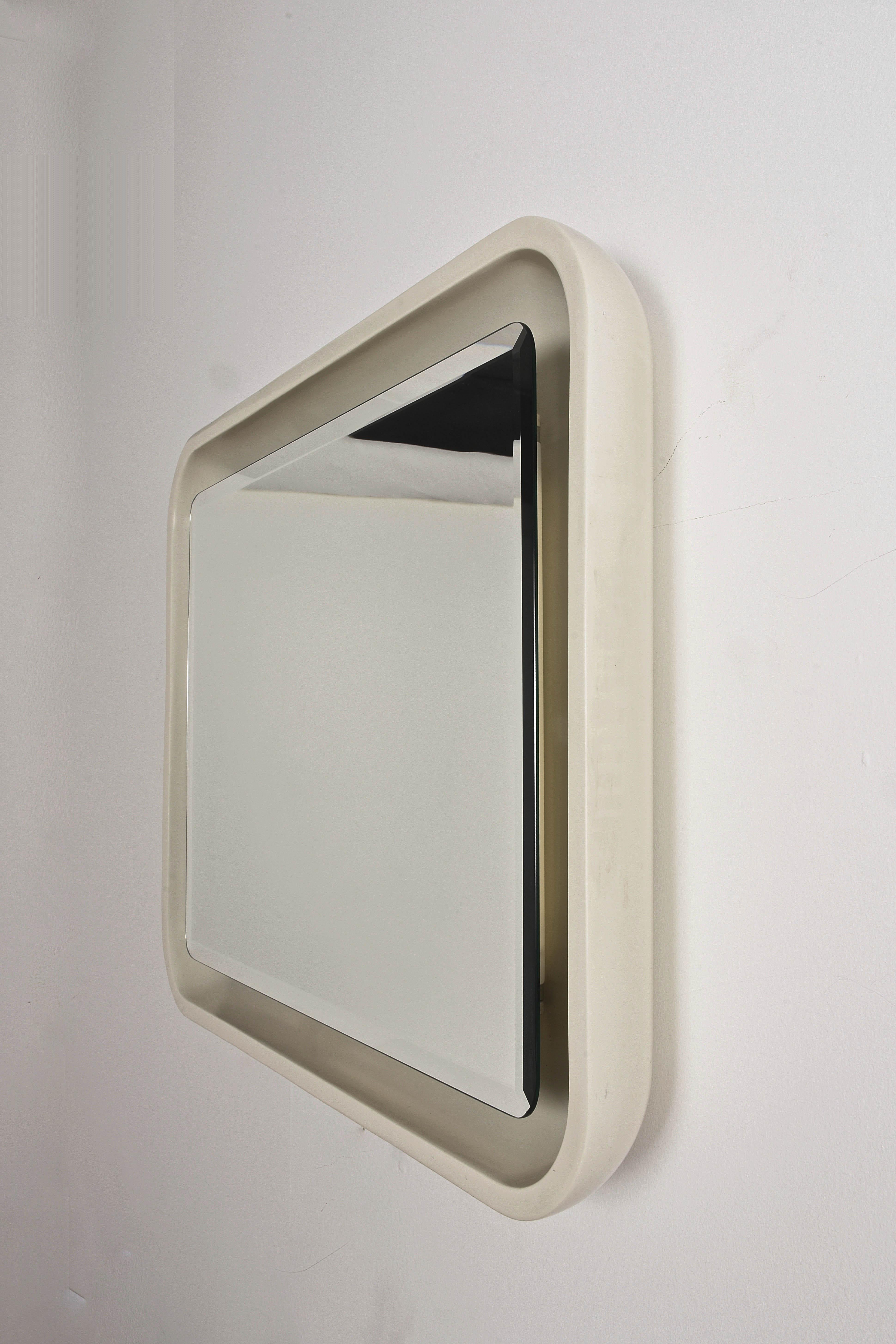 Italian Illuminated Backlit Rectangular Mirror, White, Italy, 1970s Midcentury 2