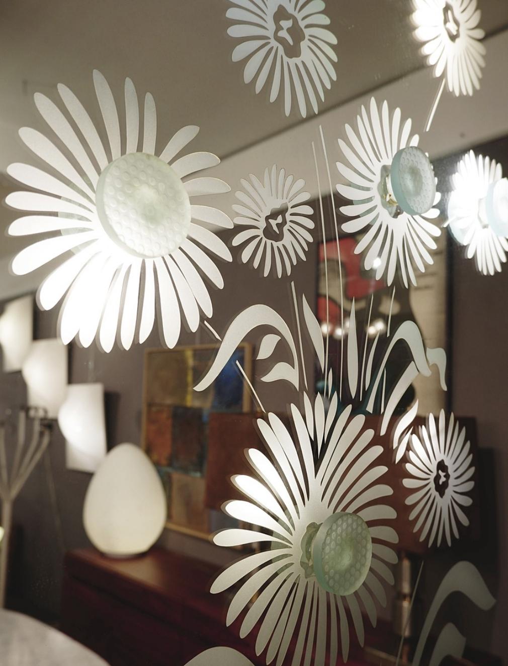Mid-Century Modern Italian Illuminated Coat Rack Mirror - 1960s For Sale