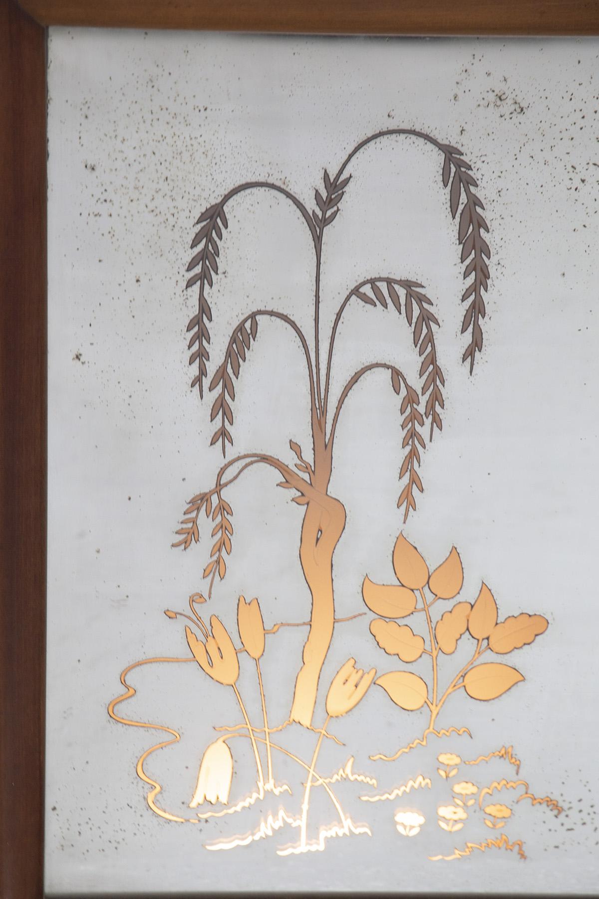 Italiano Specchio di legno illuminato italiano realizzato con fiori in vendita