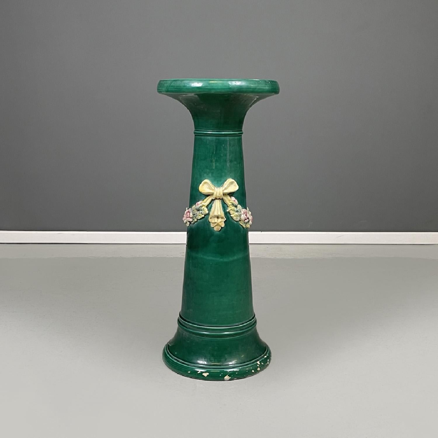 Empire Italian imperial style green ceramic columns pedestals bows and flowers, 1930s For Sale