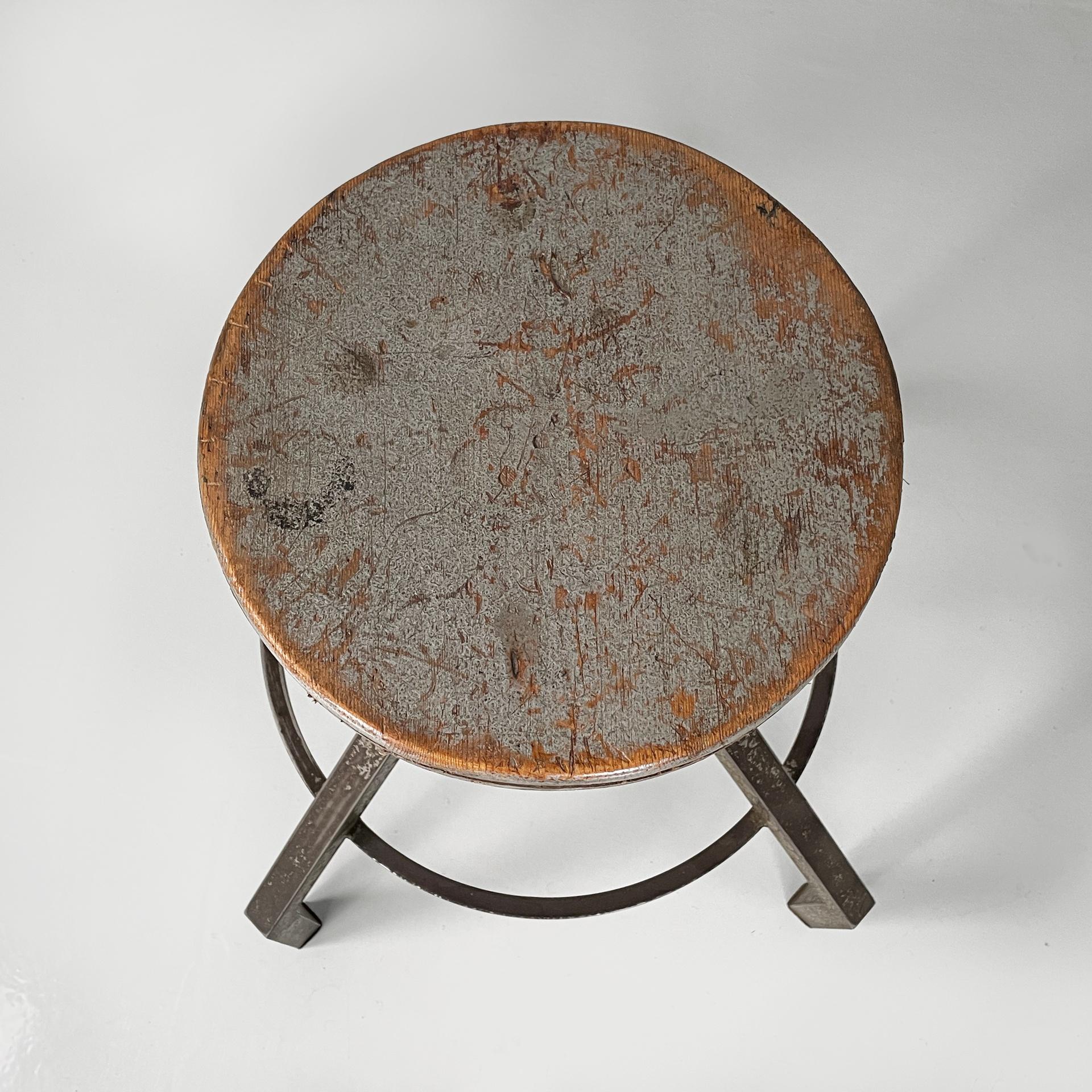 Mid-20th Century Italian industrial adjustable stool in grey wood and metal, 1950s in vendita