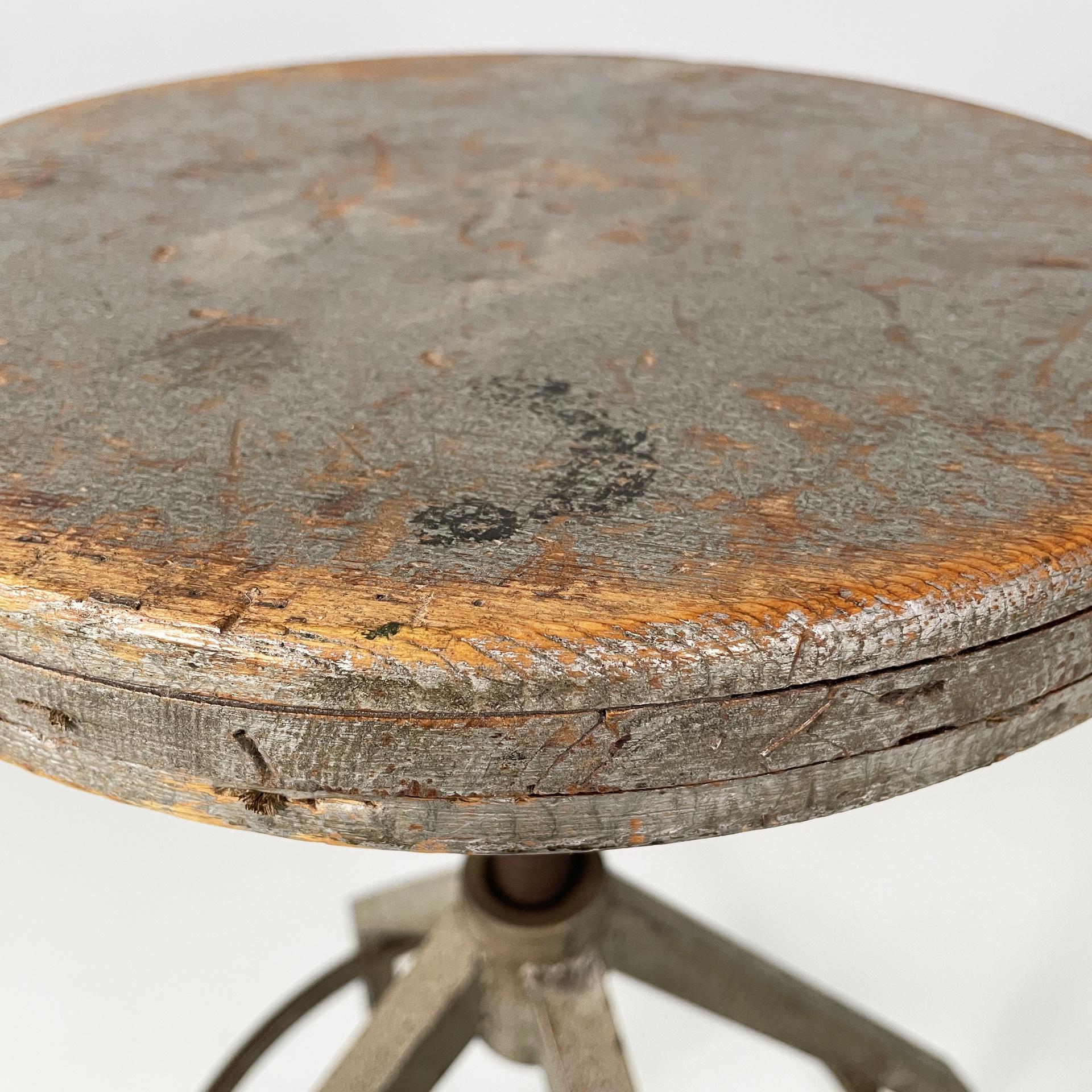 Italian industrial adjustable stool in grey wood and metal, 1950s in vendita 2