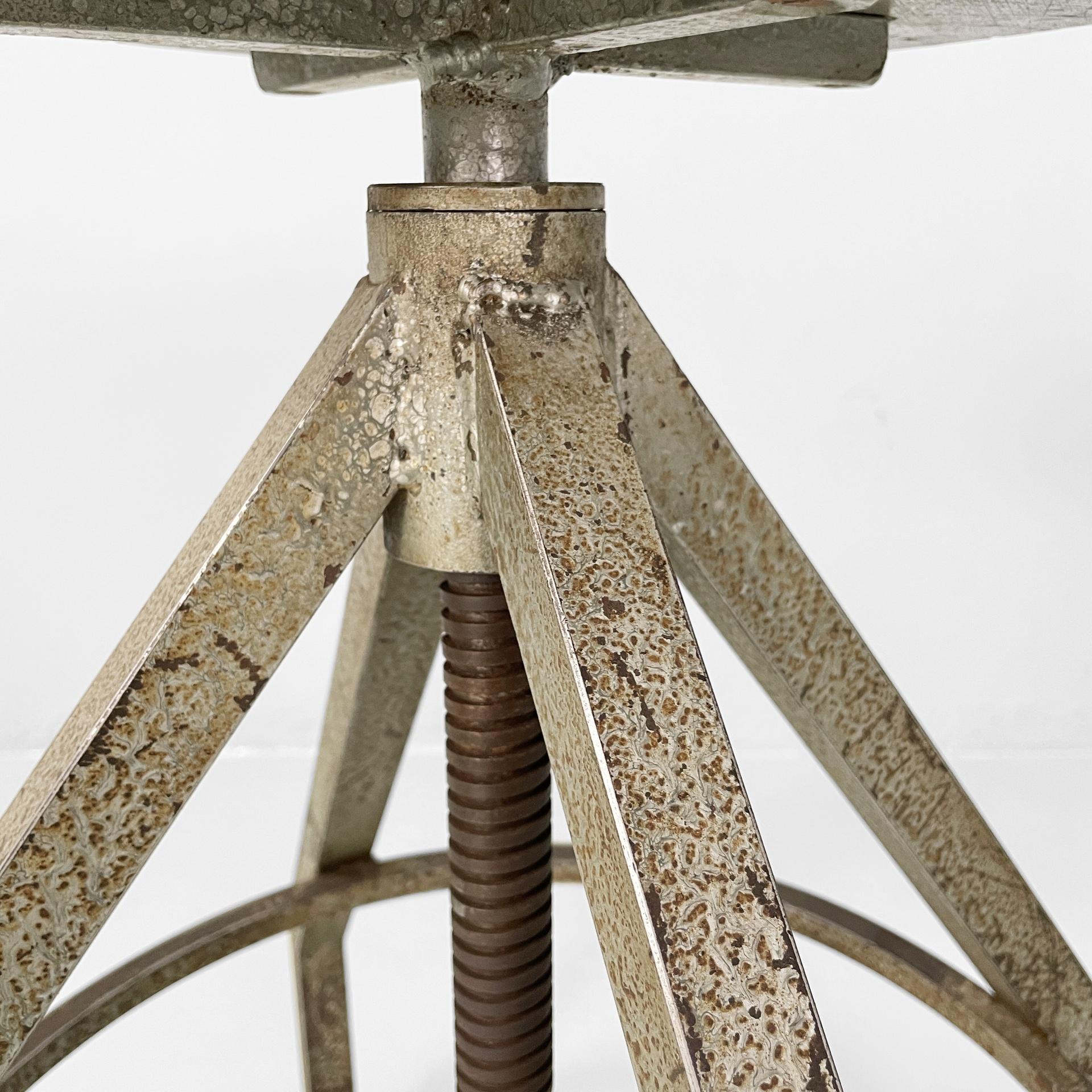 Italian industrial adjustable stool in grey wood and metal, 1950s in vendita 3
