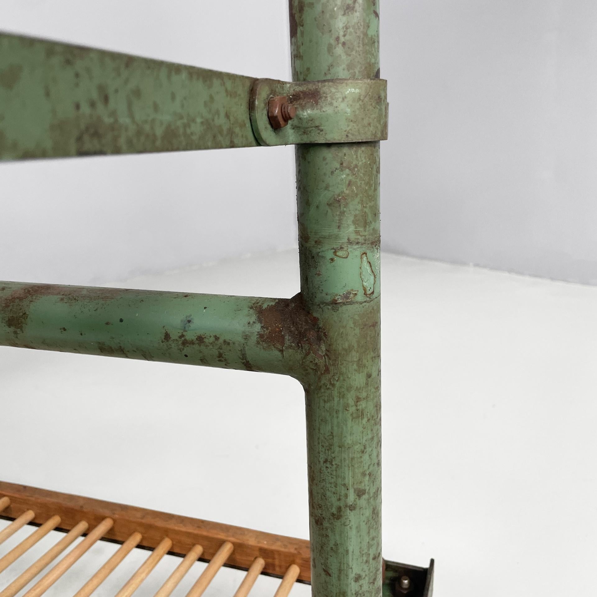 Italian industrial cart in wood and green metal, 1920s For Sale 6