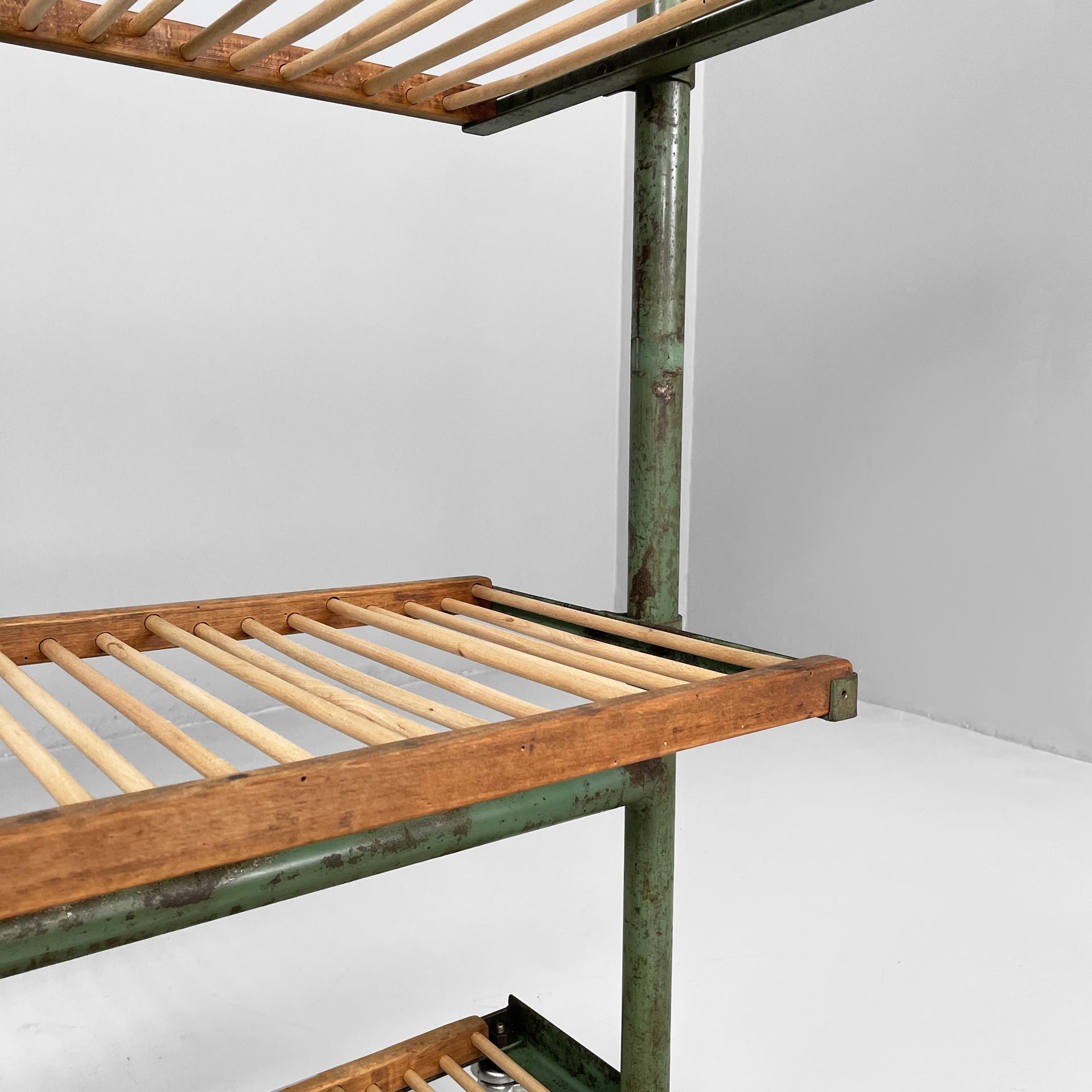 Italian industrial cart in wood and green metal, 1920s For Sale 7