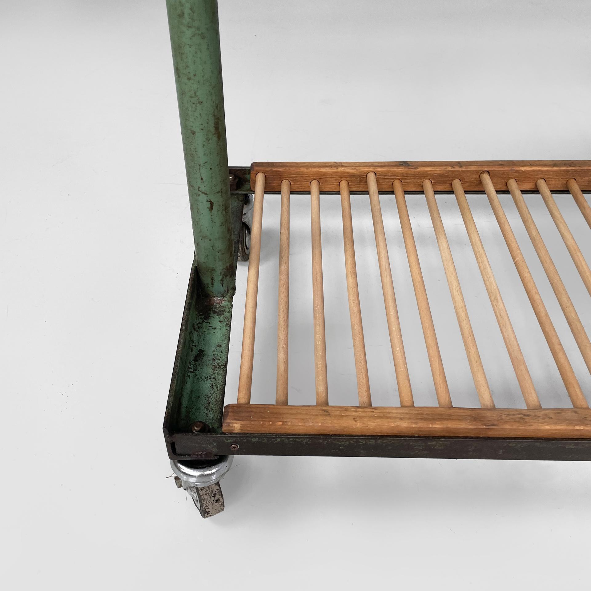 Italian industrial cart in wood and green metal, 1920s For Sale 9