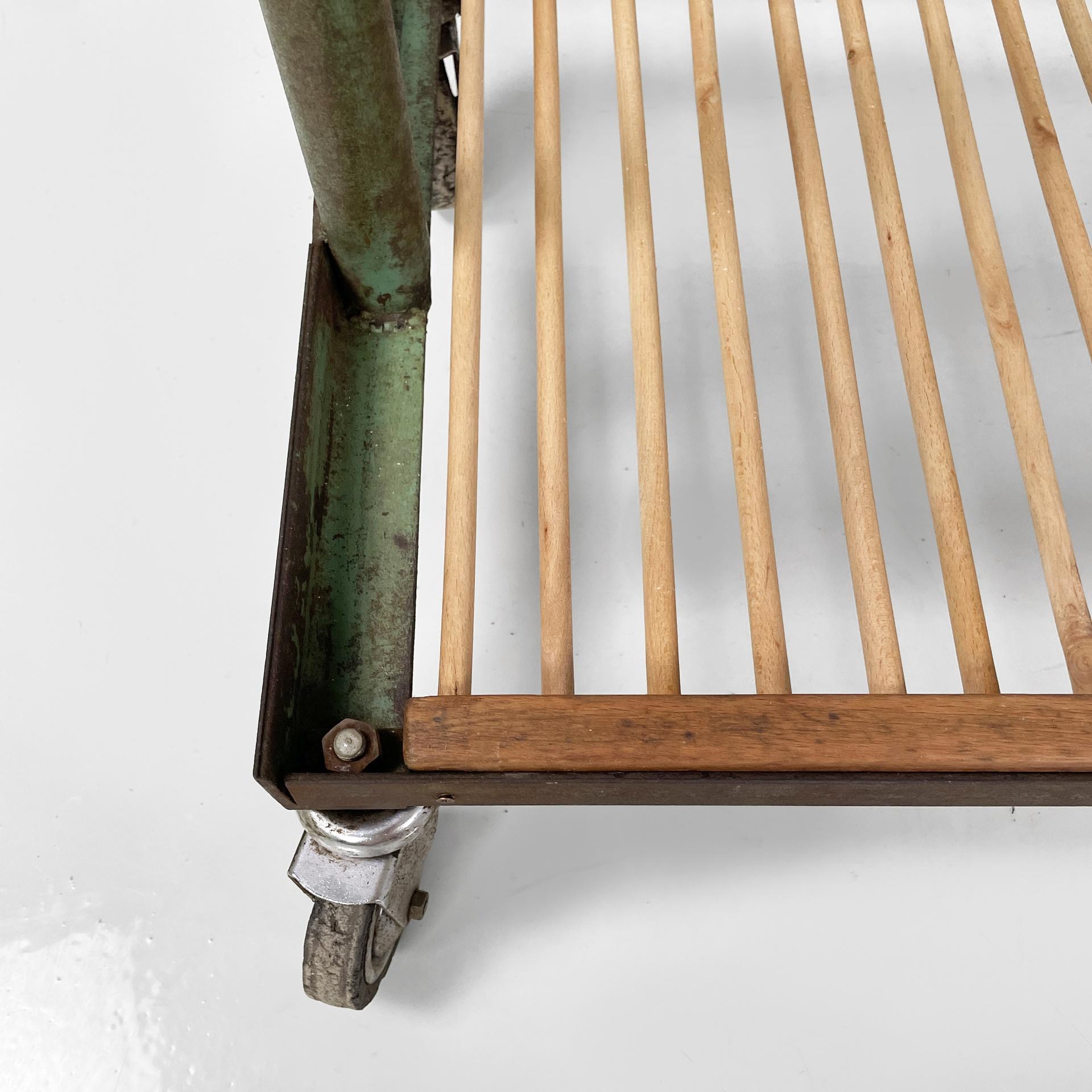 Italian industrial cart in wood and green metal, 1920s For Sale 12