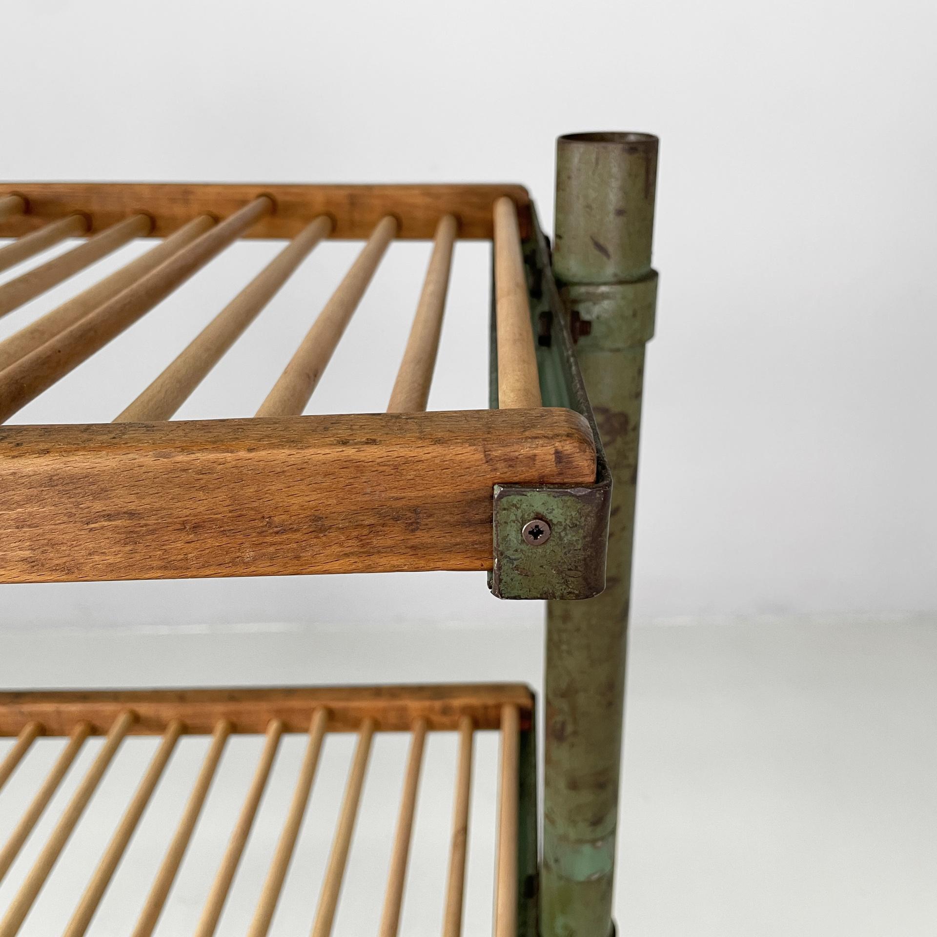 Italian industrial cart in wood and green metal, 1920s For Sale 1
