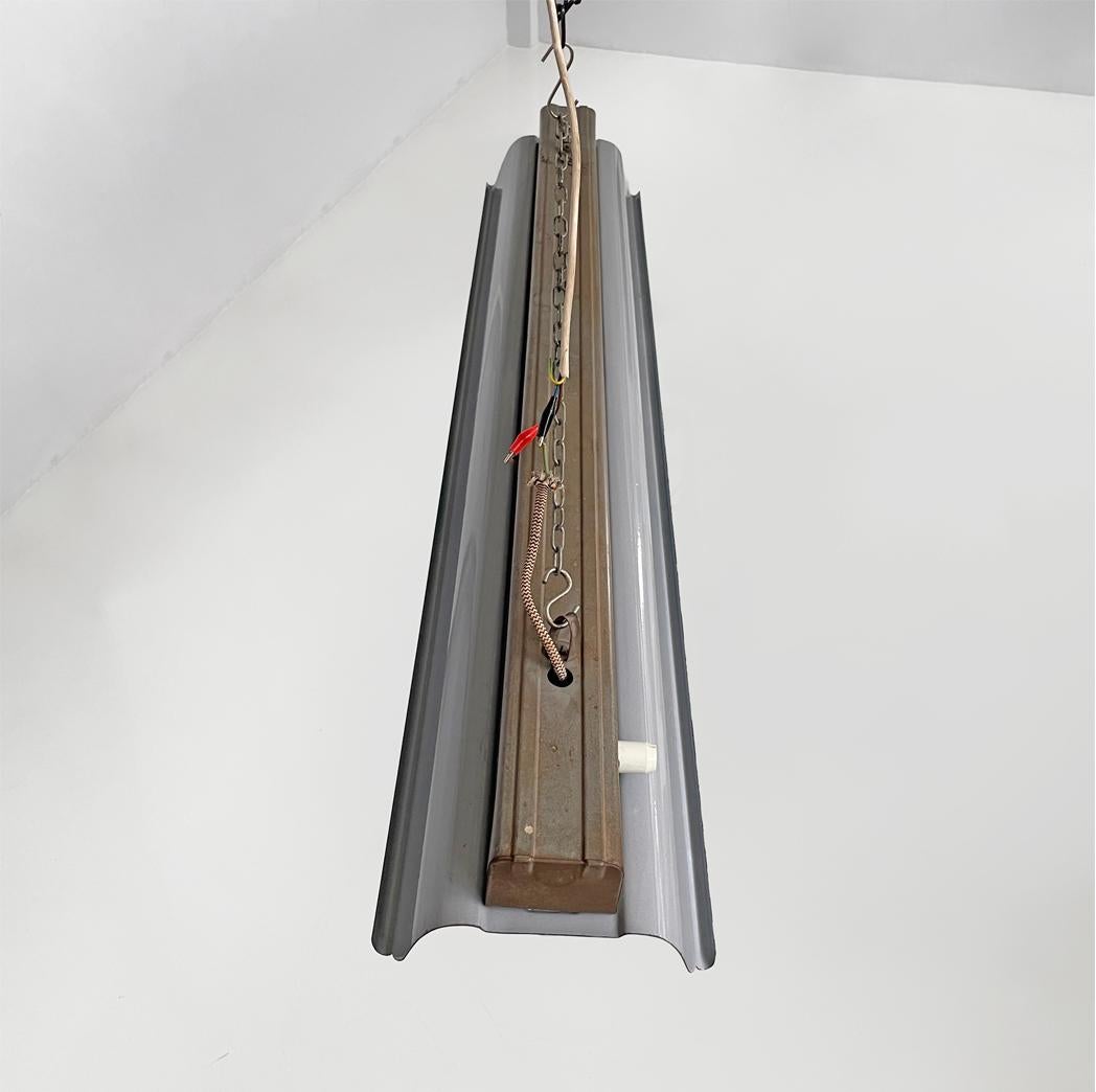Métal Lustre industriel italien en métal émaillé gris foncé avec chaîne, années 1940 en vente