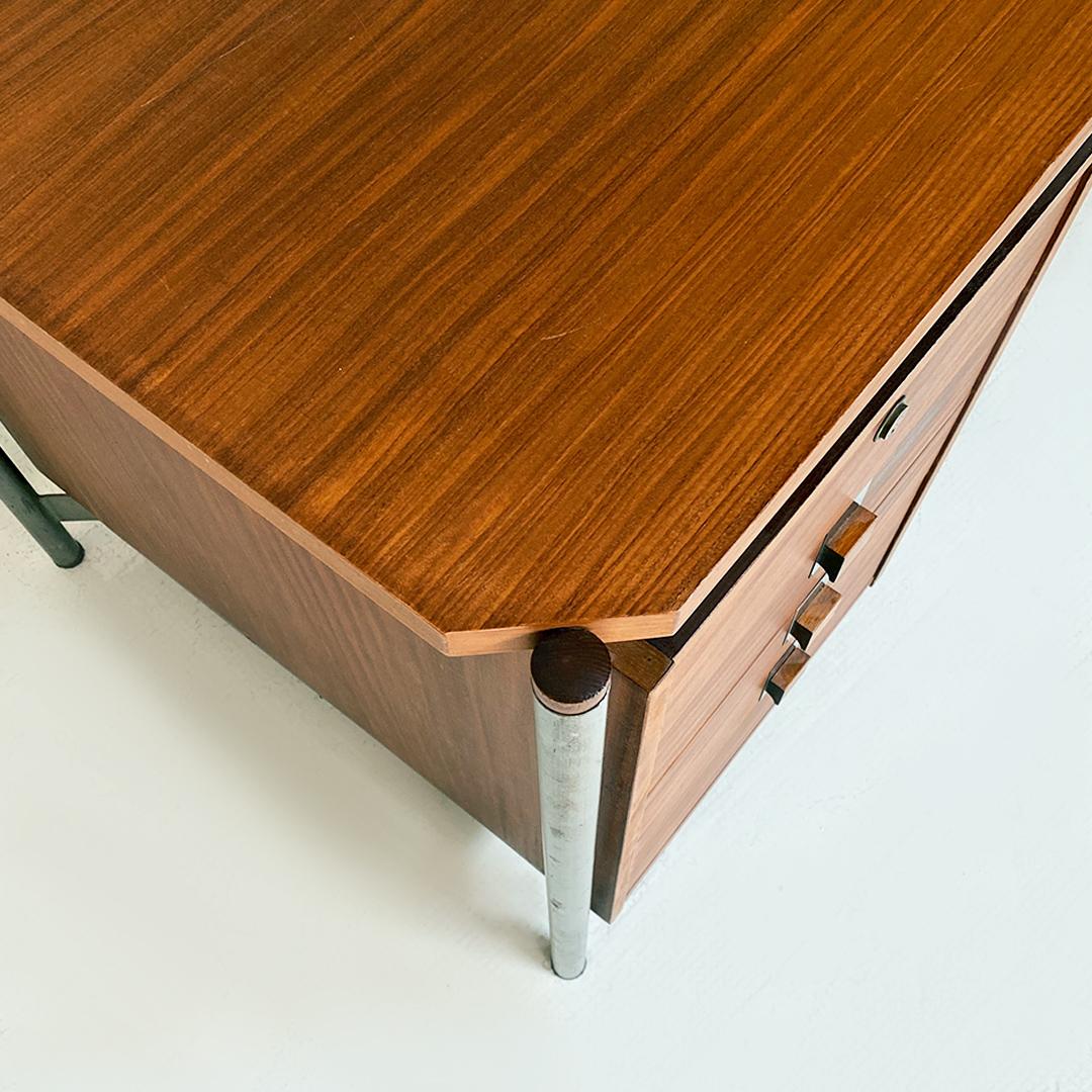 Italienischer Schreibtisch aus Metall und Holz mit Schubladen, 1970er-Jahre (Moderne) im Angebot