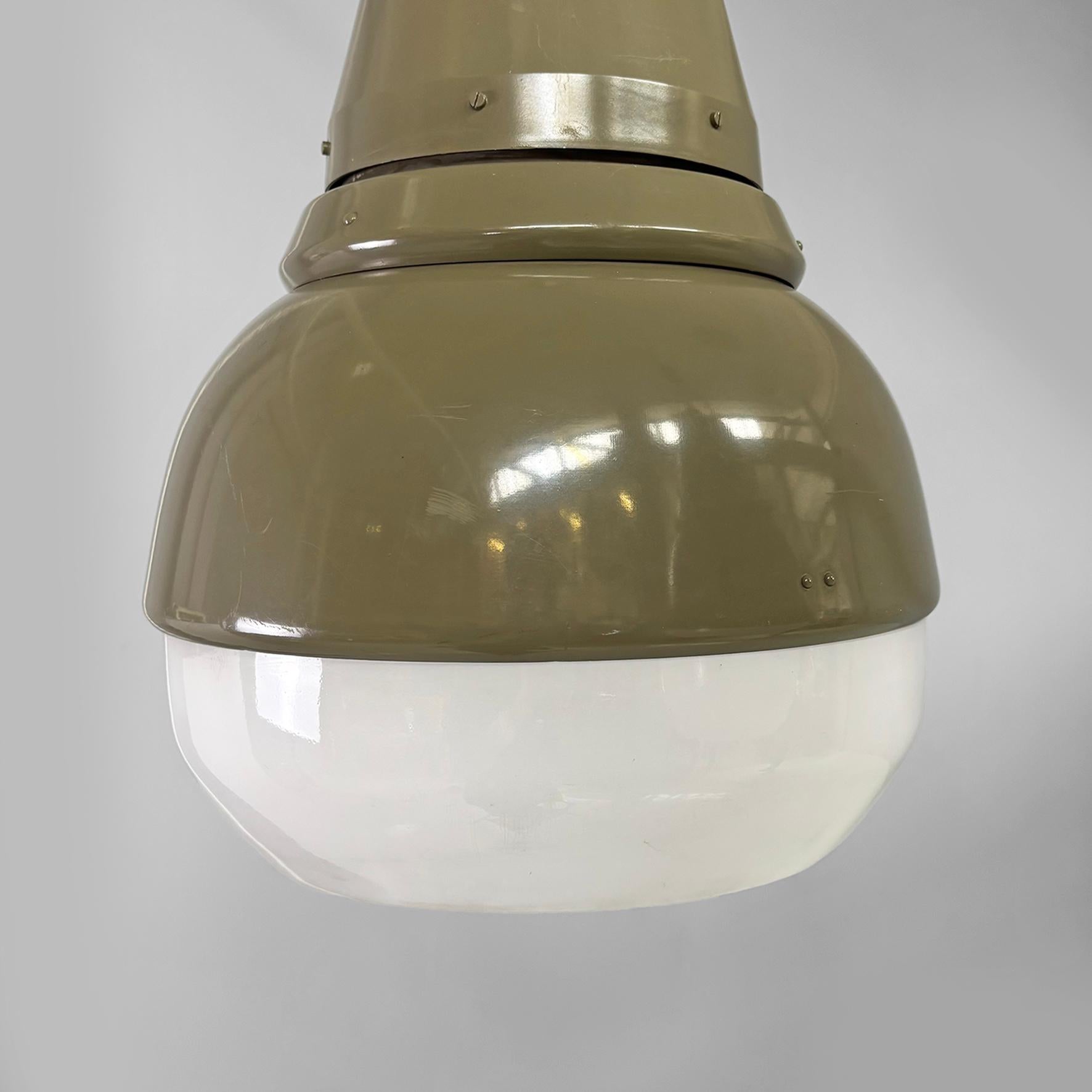 Lampadario industriale italiano in metallo Genova 4053 di Torlasco per Greco, anni '60 in vendita 1