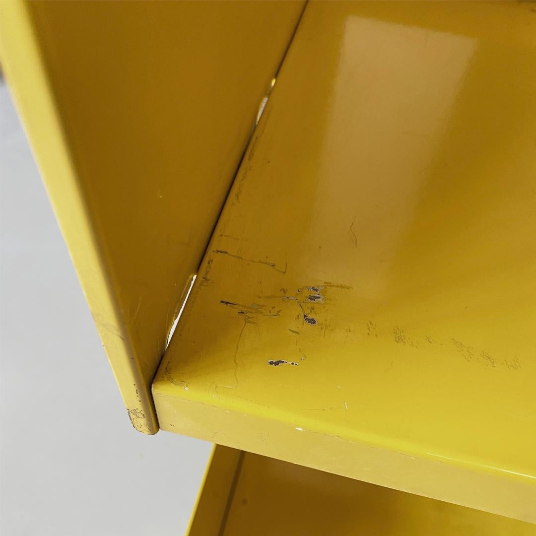 Bibliothèque modulaire jaune industrielle moderne italienne Congrès par Lips Vago, 1970 en vente 4