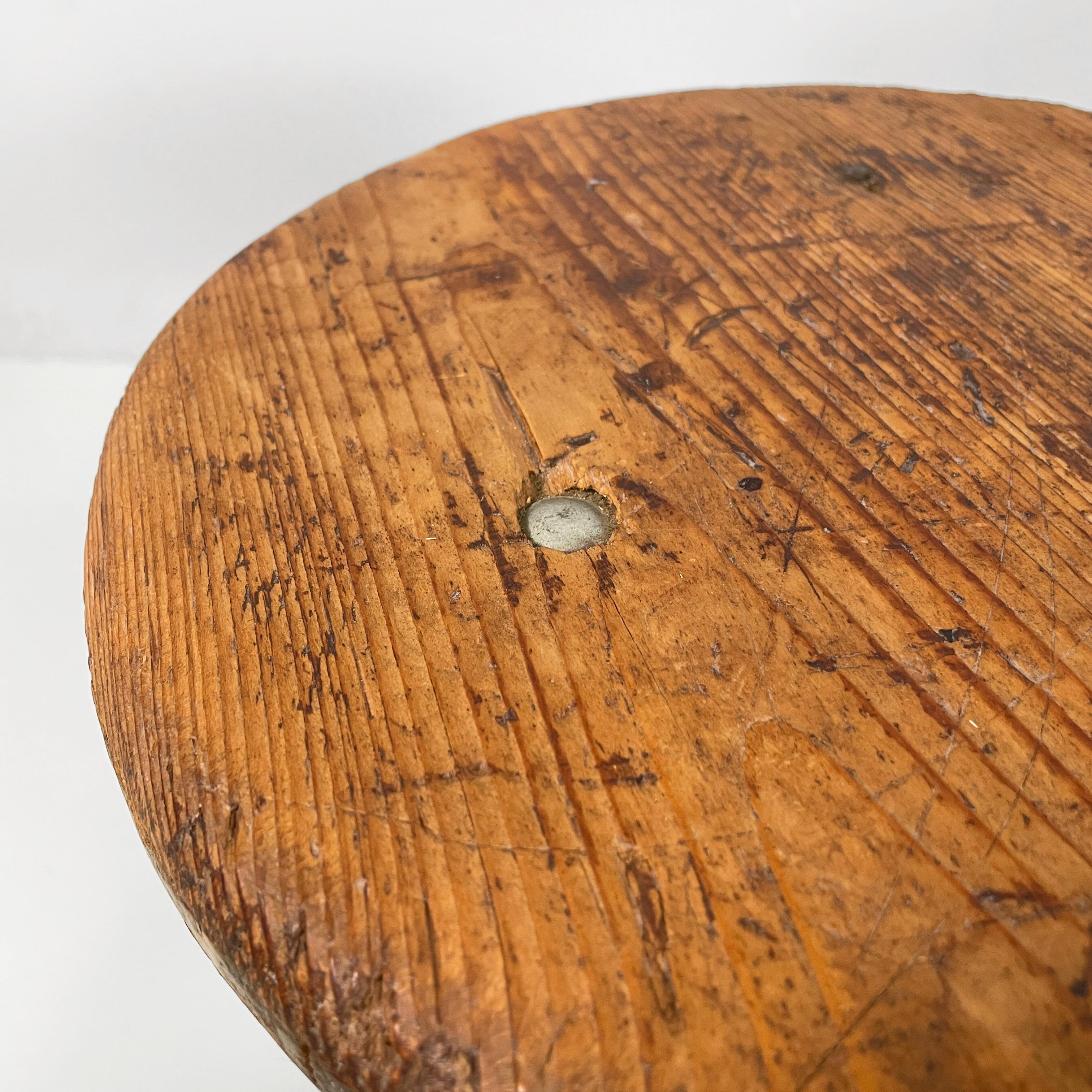 Italian industrial round stools in wood and cast iron, 1930s in vendita 5