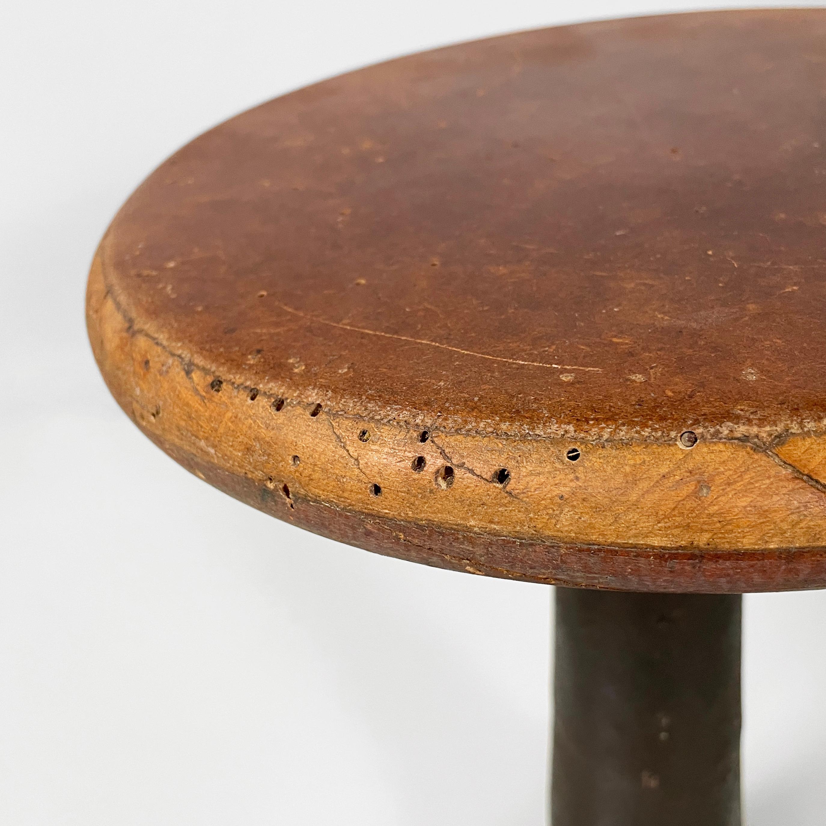 Italian industrial round stools in wood and cast iron, 1930s in vendita 7