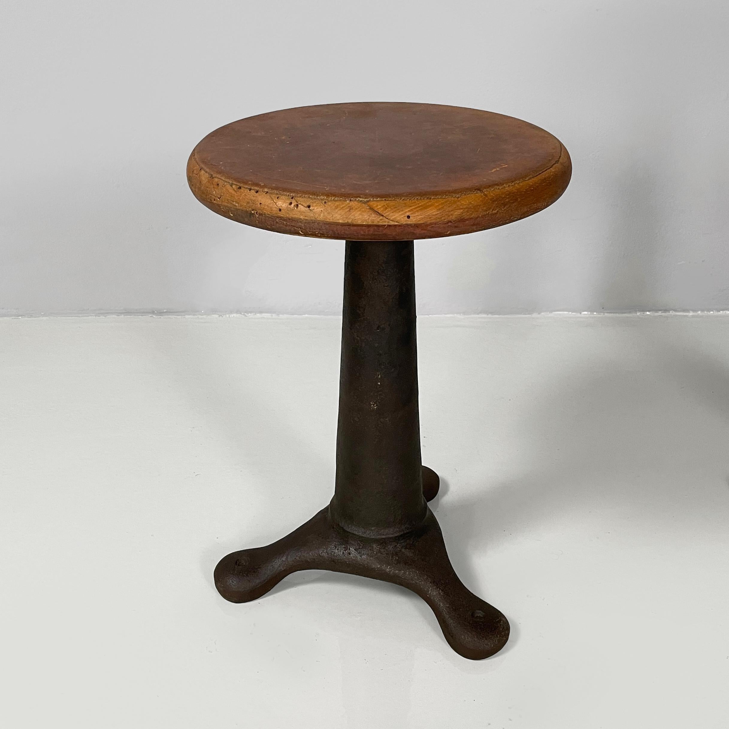 Mid-20th Century Italian industrial round stools in wood and cast iron, 1930s in vendita