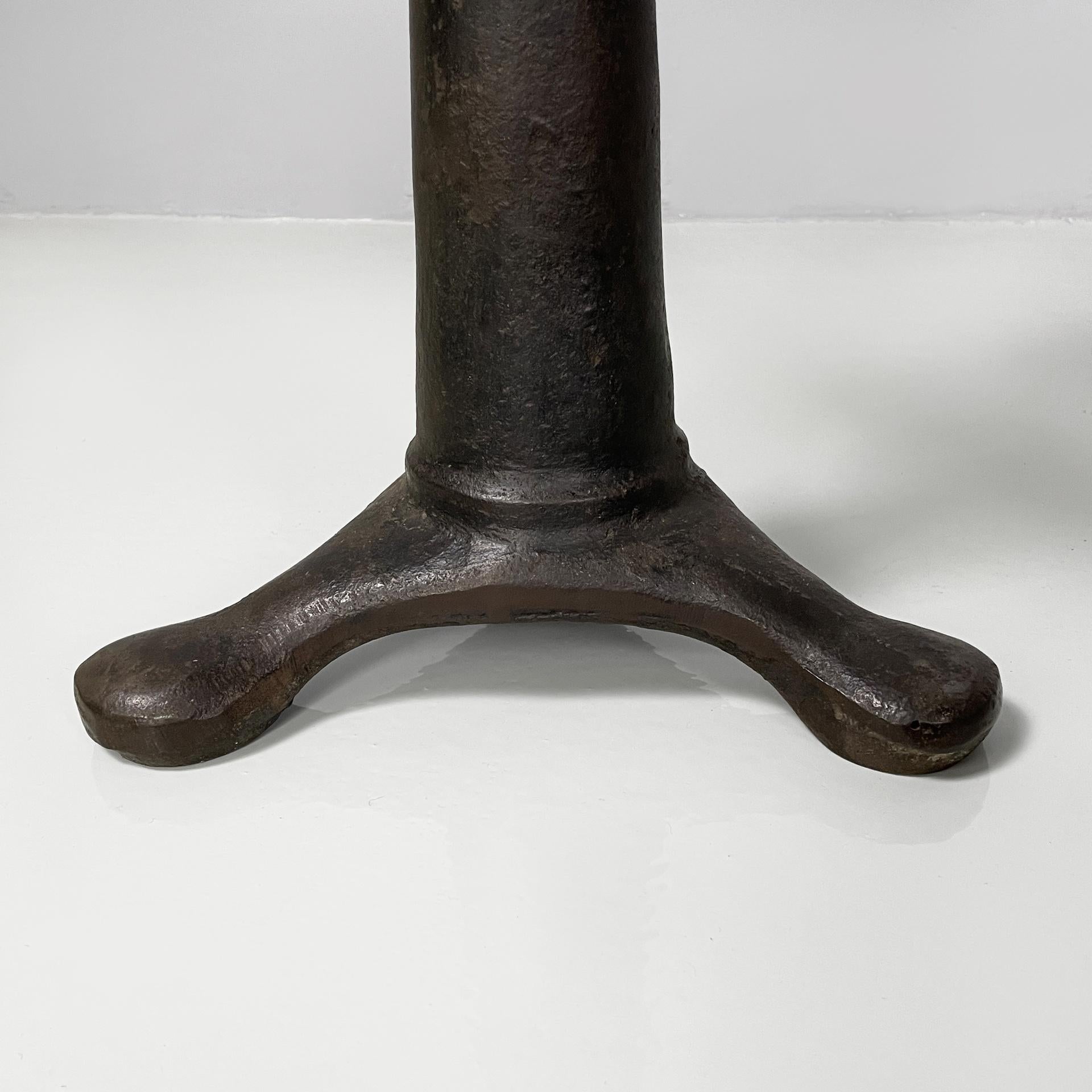 Italian industrial stools in wood and cast iron, 1930s in vendita 10
