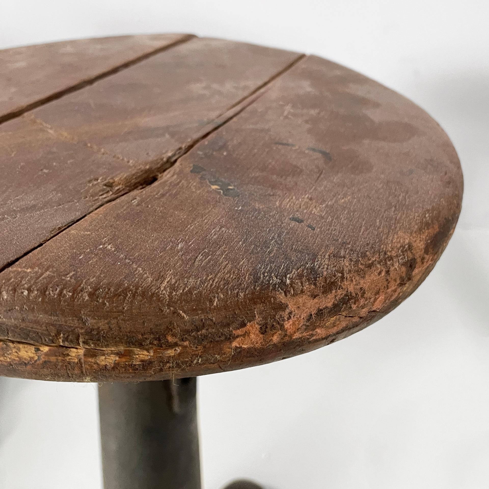 Italian industrial stools in wood and cast iron, 1930s in vendita 3