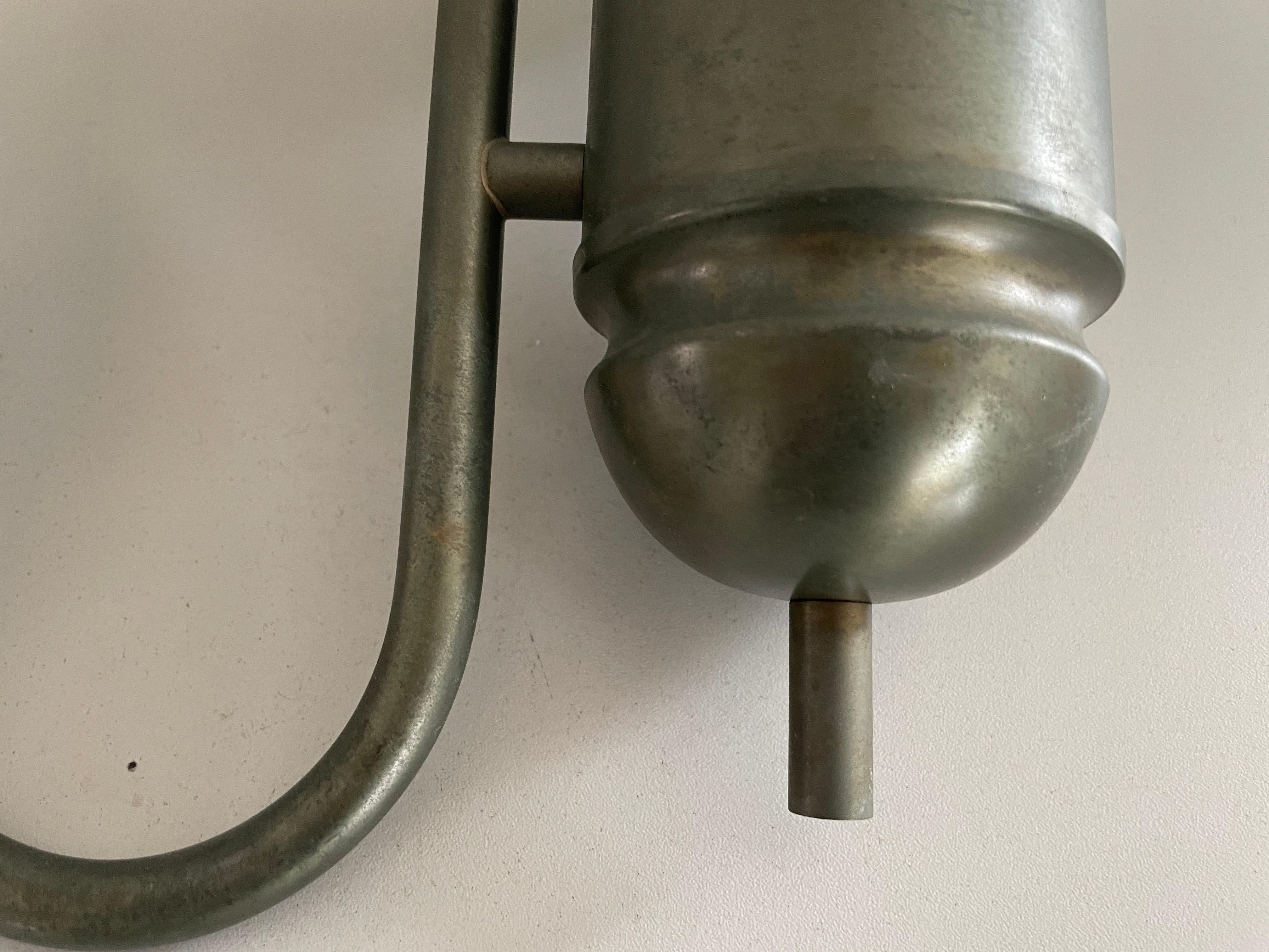 Coppia di lampade di tipo industriale in vetro, anni '50, Italia in vendita 3