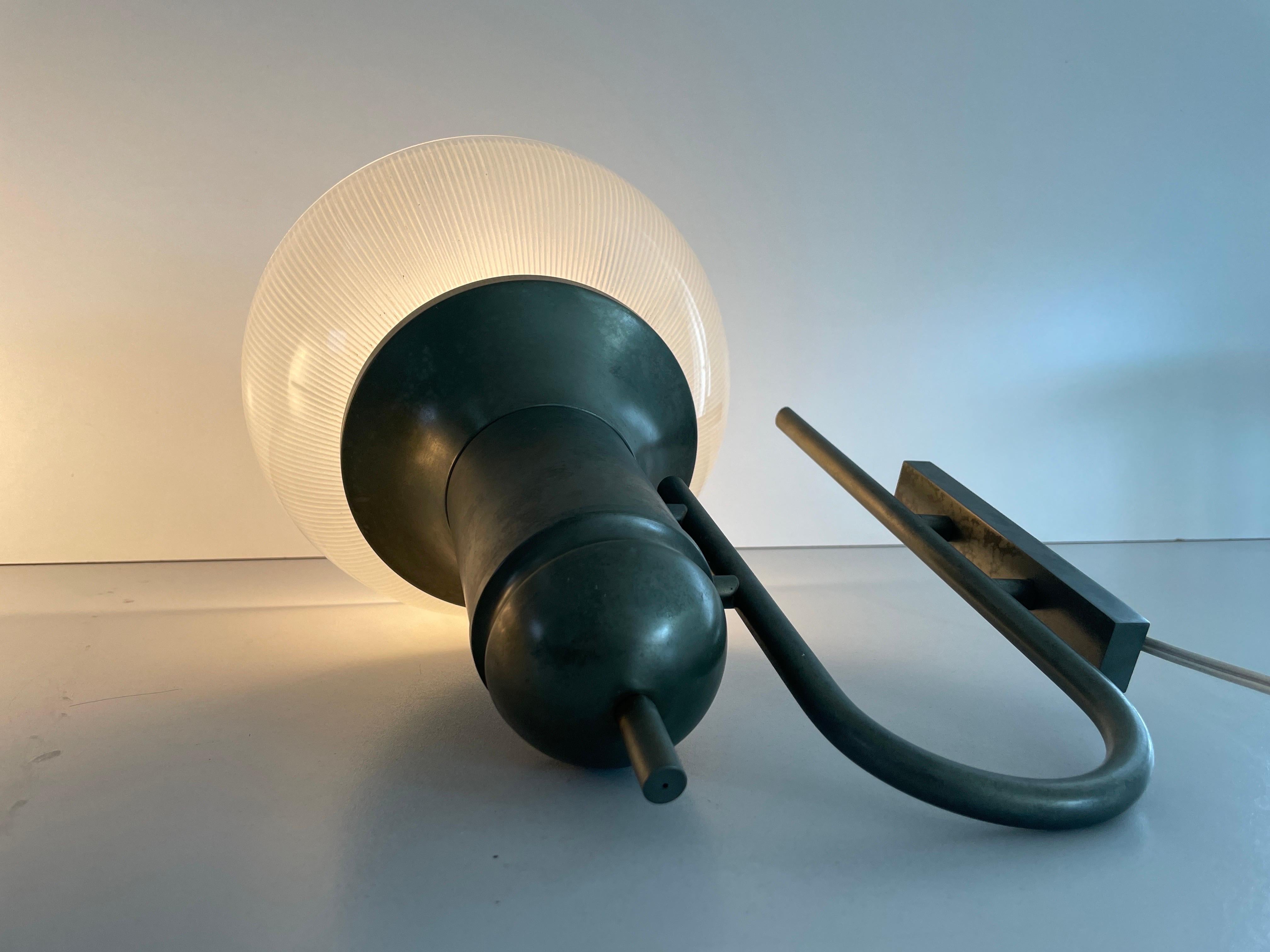 Coppia di lampade di tipo industriale in vetro, anni '50, Italia in vendita 11