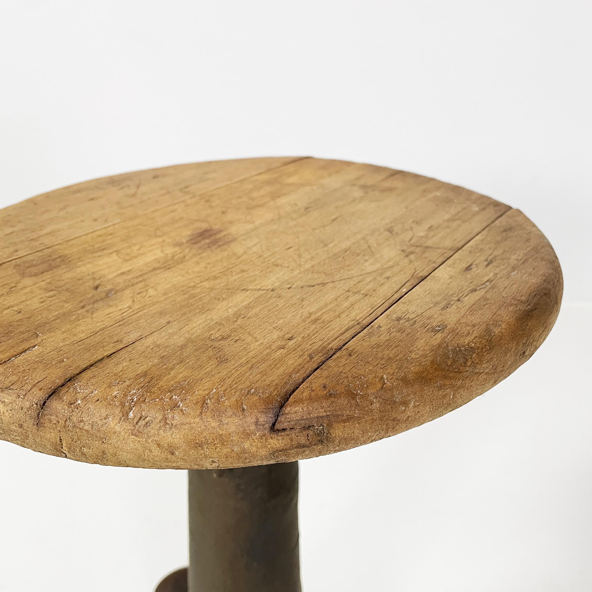 Industriale Italian industrial wood and cast iron stool by Singer, 1930s in vendita