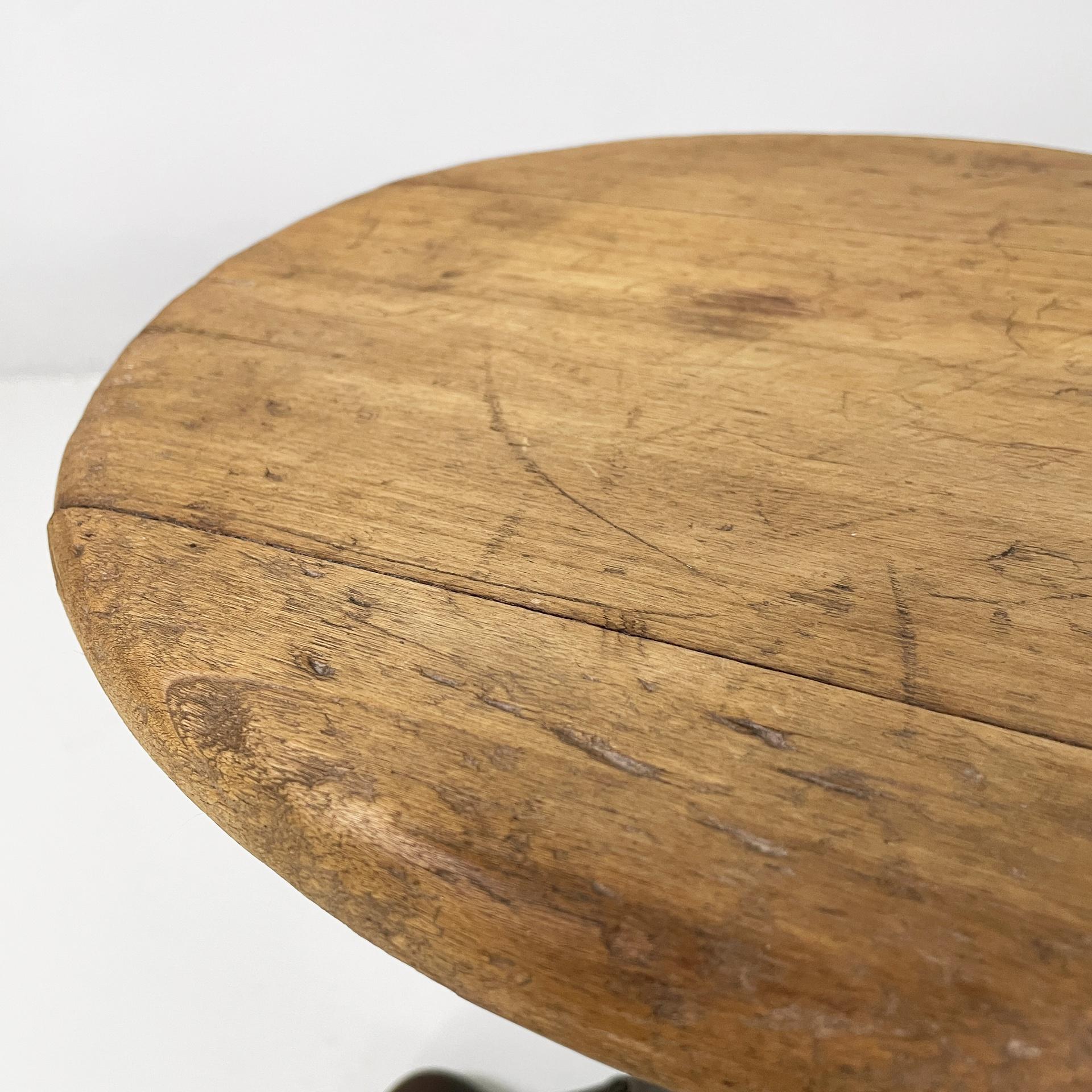 Mid-20th Century Italian industrial wood and cast iron stool by Singer, 1930s in vendita