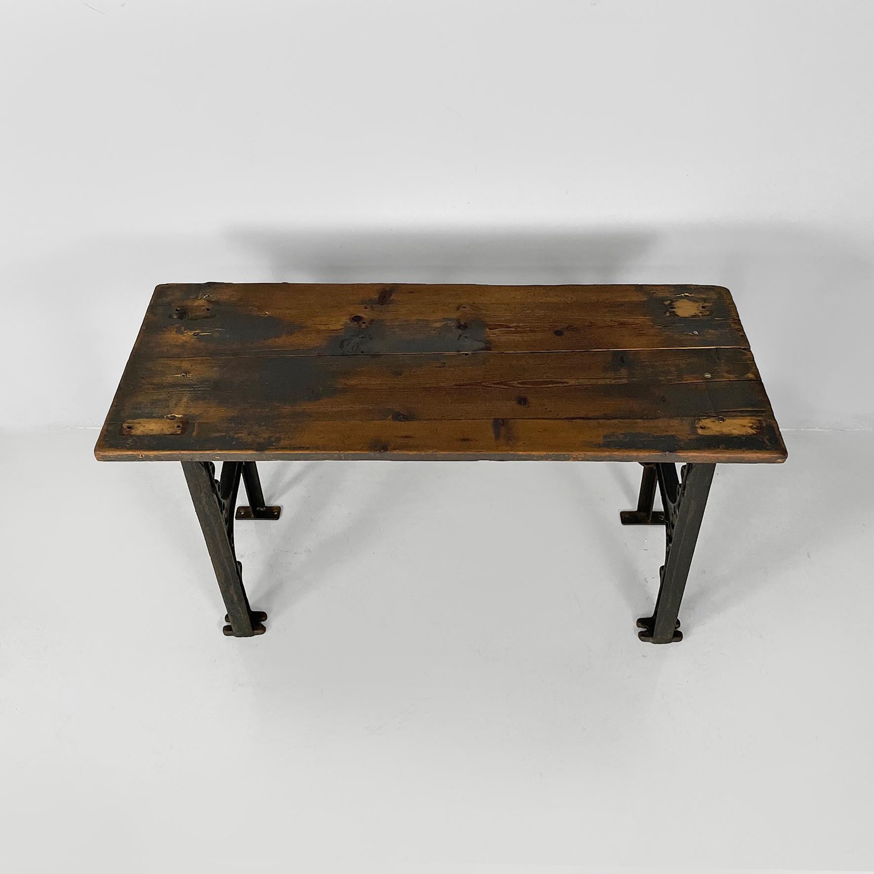 Console industrielle italienne en bois et en fonte, années 1800 Abîmé - En vente à MIlano, IT