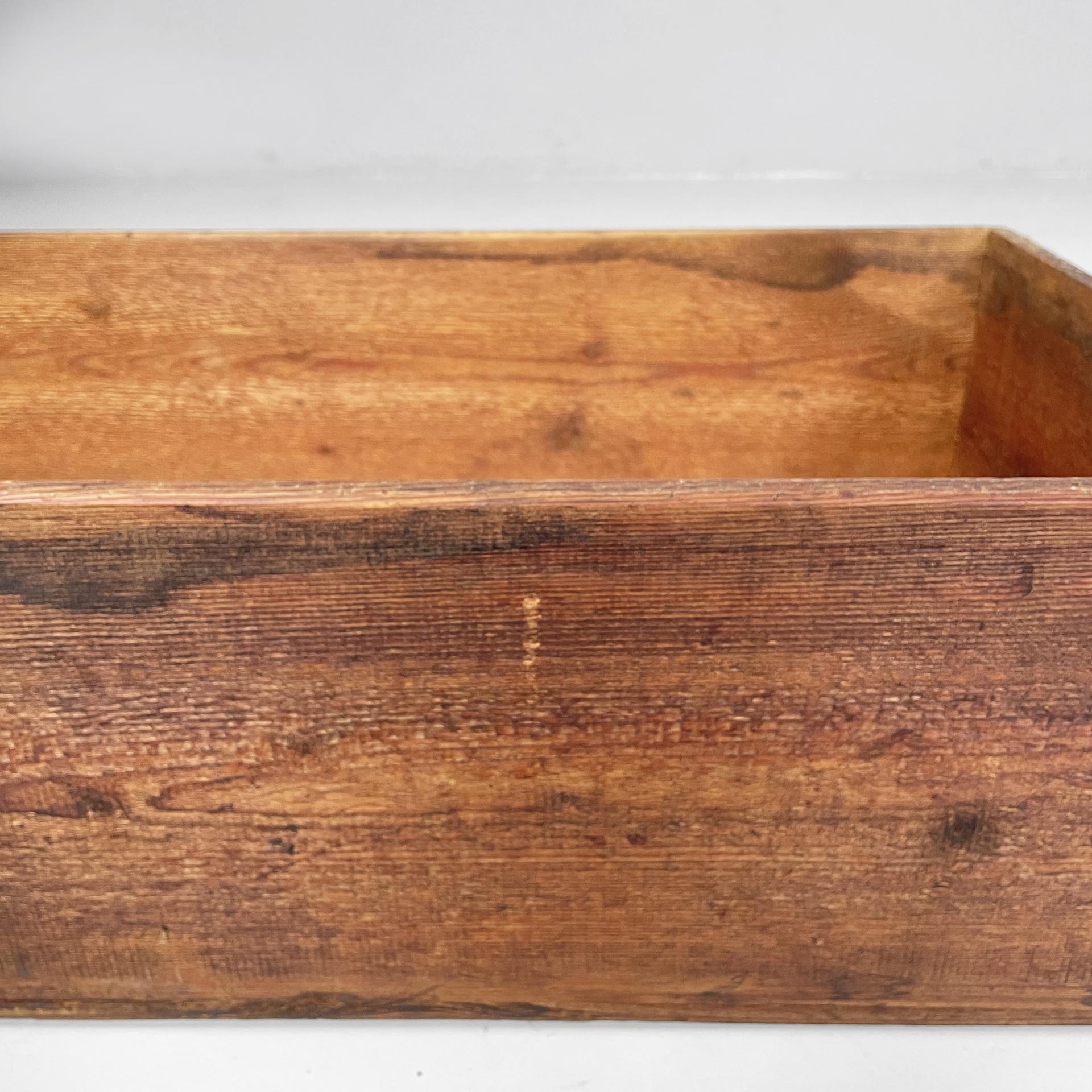 Italian industrial wooden rectangular crates or boxes, 1920s For Sale 6