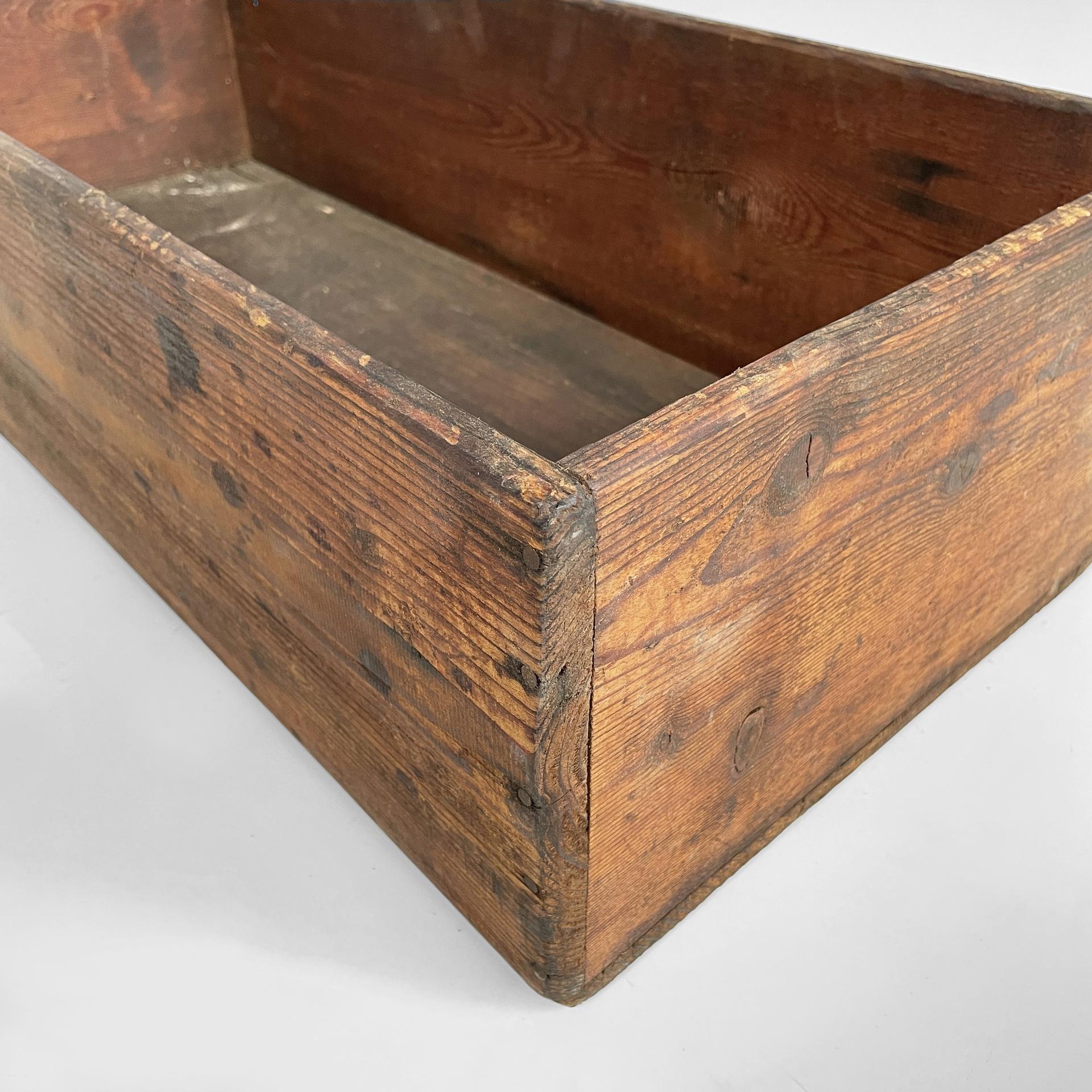 Italian industrial wooden rectangular crates or boxes, 1920s For Sale 1